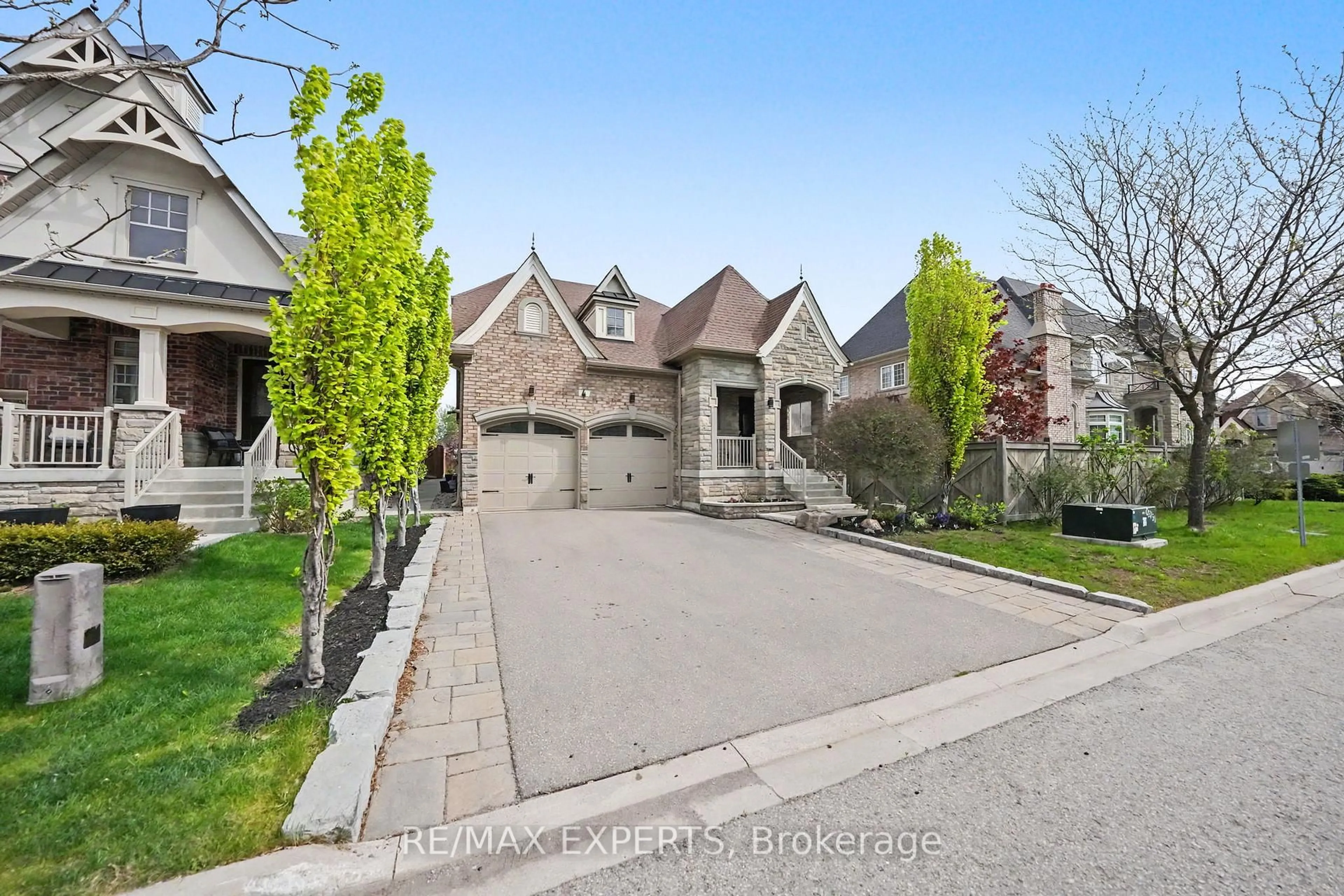 Home with brick exterior material, street for 4 Sim Hill Cres, King Ontario L7B 0C4