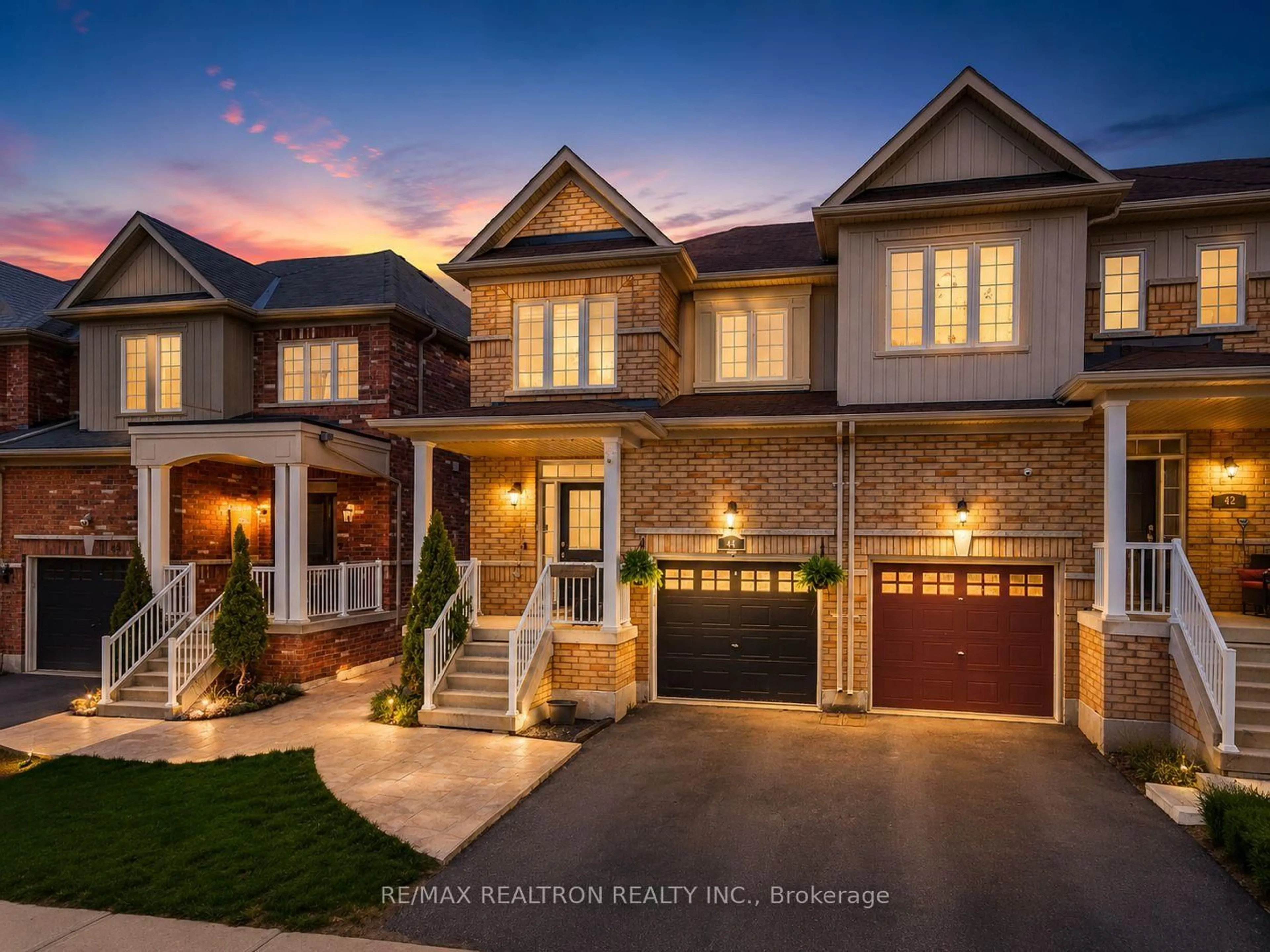 Home with brick exterior material, unknown for 44 Luisa St, Bradford West Gwillimbury Ontario L3Z 0P2