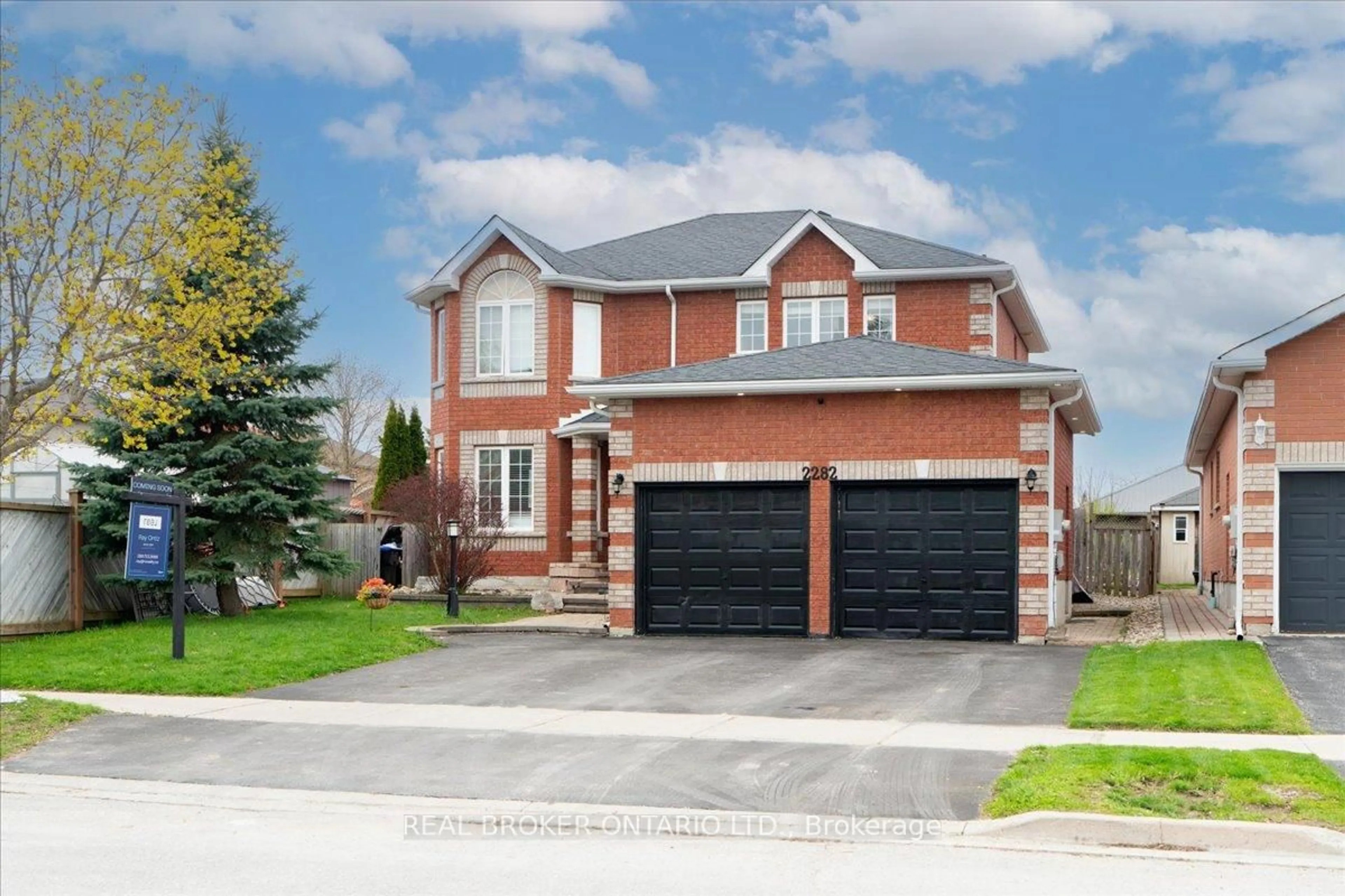 Home with brick exterior material, street for 2282 Jack Cres, Innisfil Ontario L9S 2C8