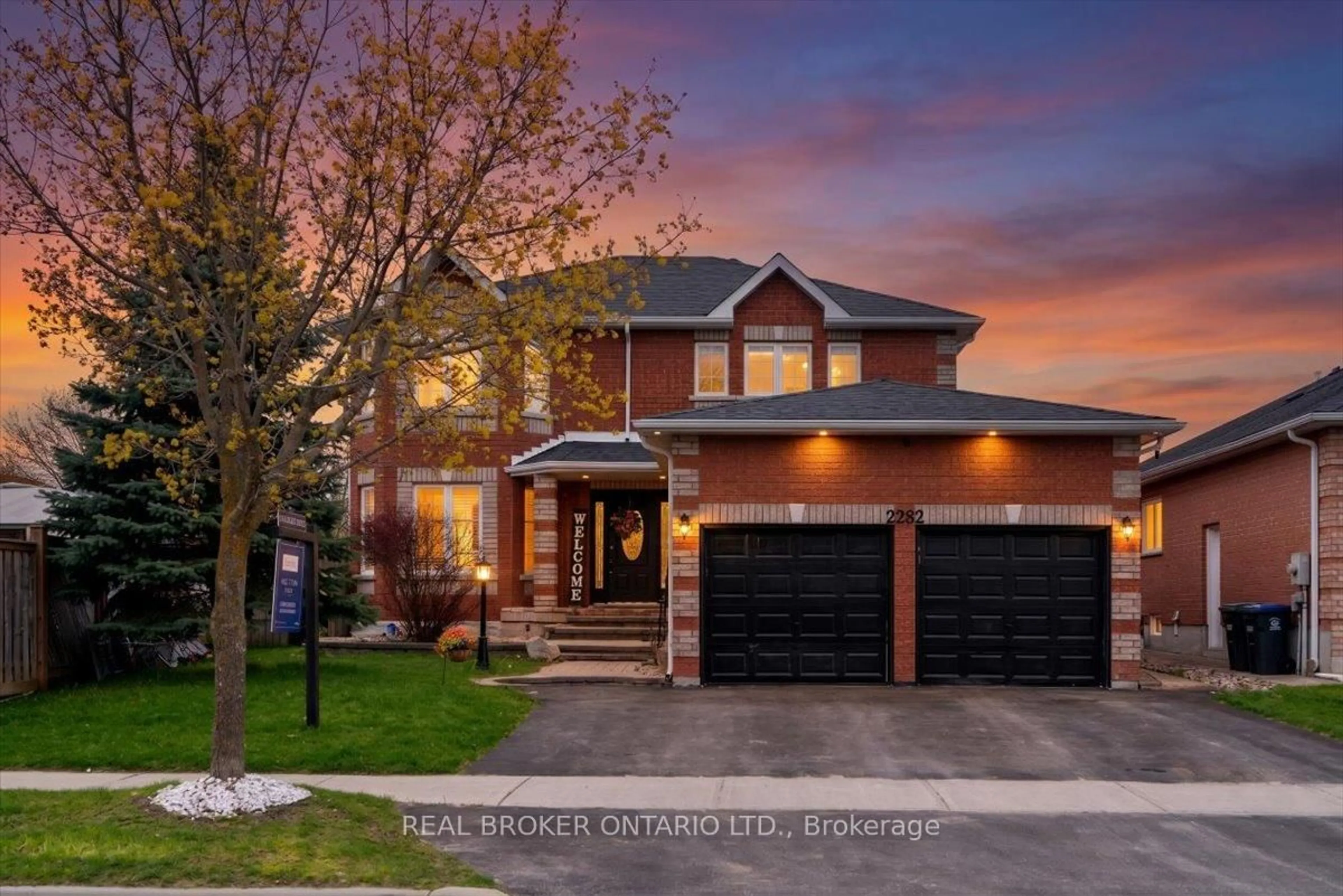 Home with brick exterior material, street for 2282 Jack Cres, Innisfil Ontario L9S 2C8