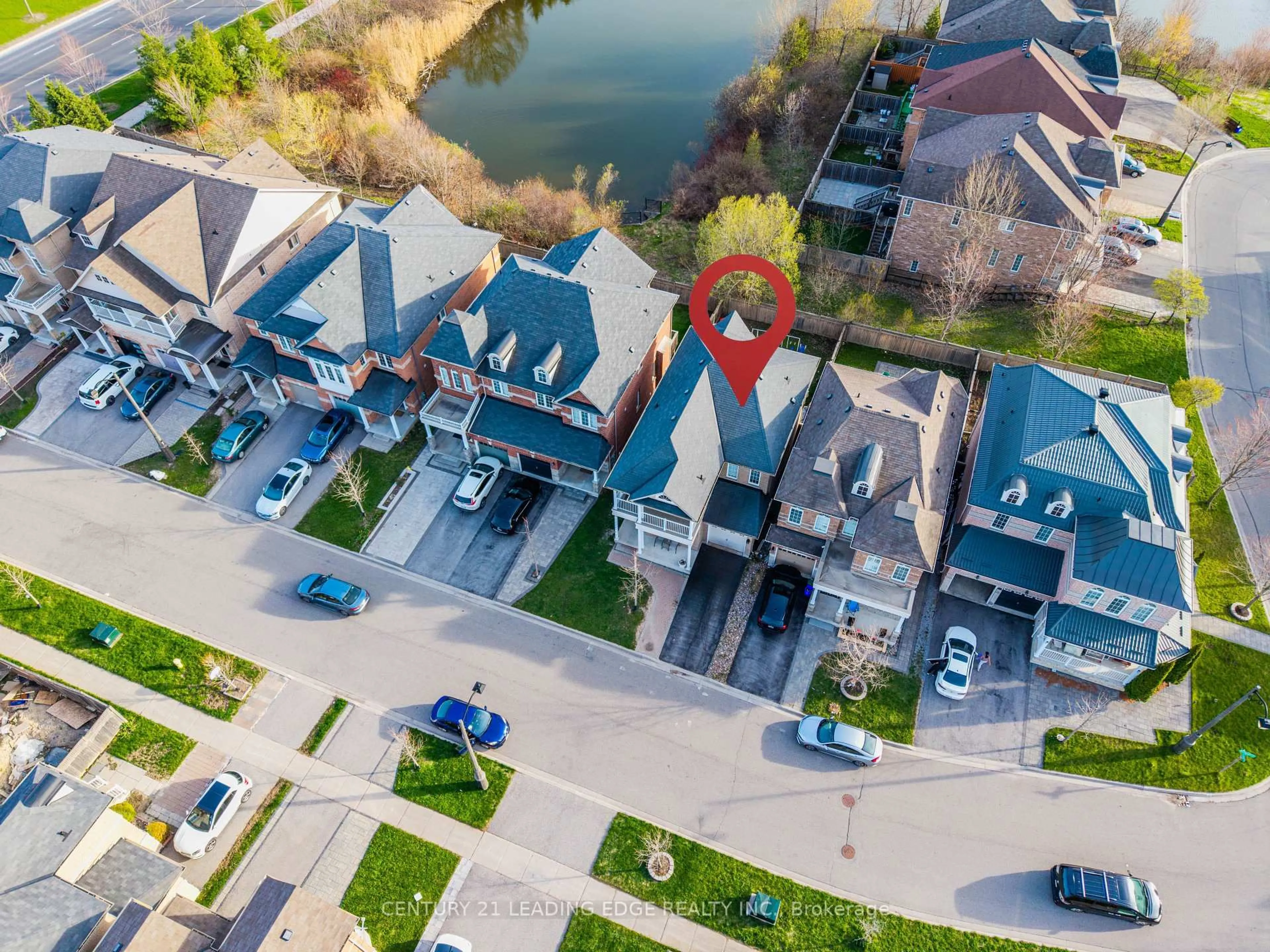 A pic from outside/outdoor area/front of a property/back of a property/a pic from drone, unknown for 5 Gooseman Cres, Markham Ontario L6B 0S6
