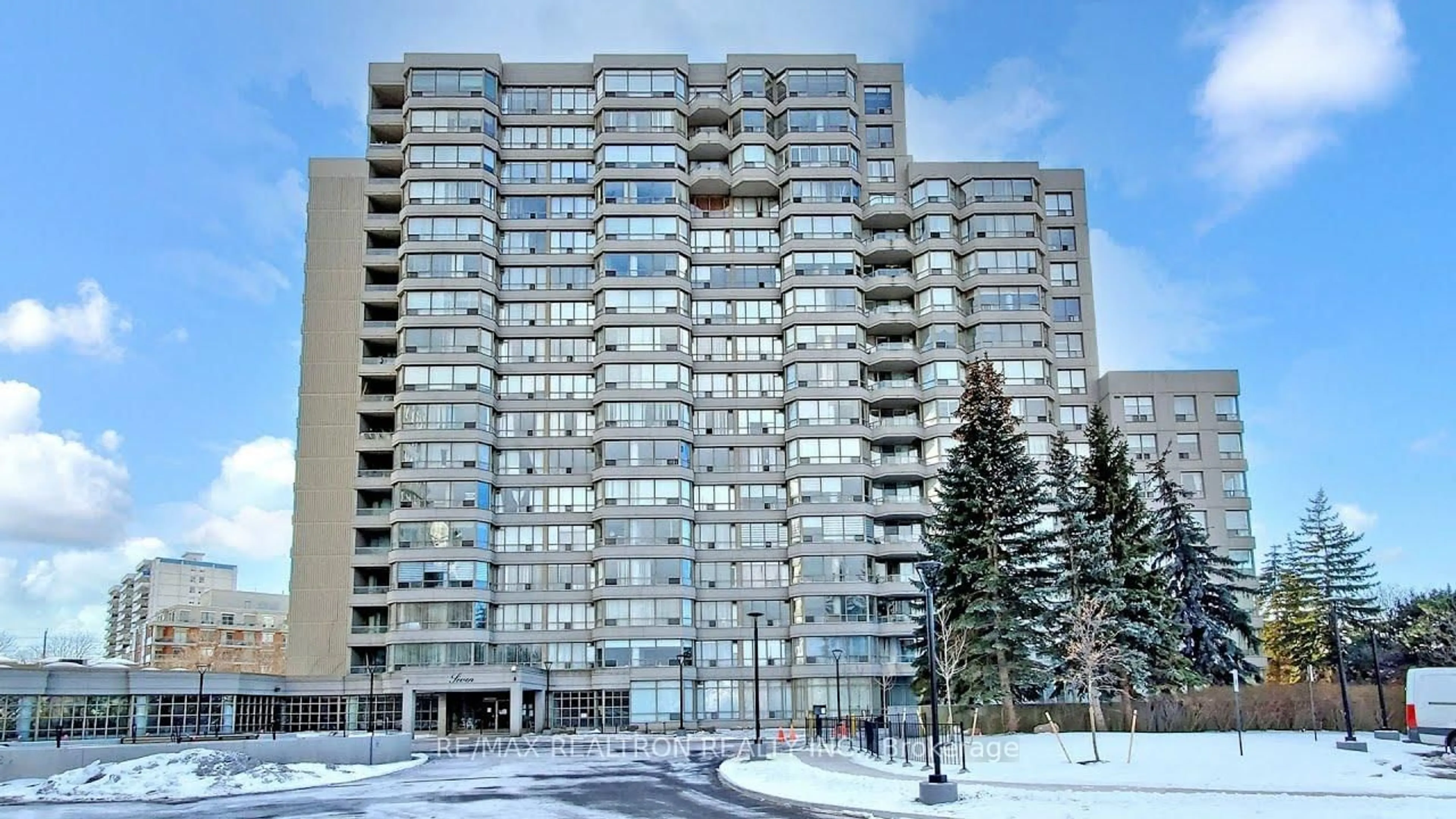 Unknown for 7 Townsgate Dr #502, Vaughan Ontario L4J 7Z9