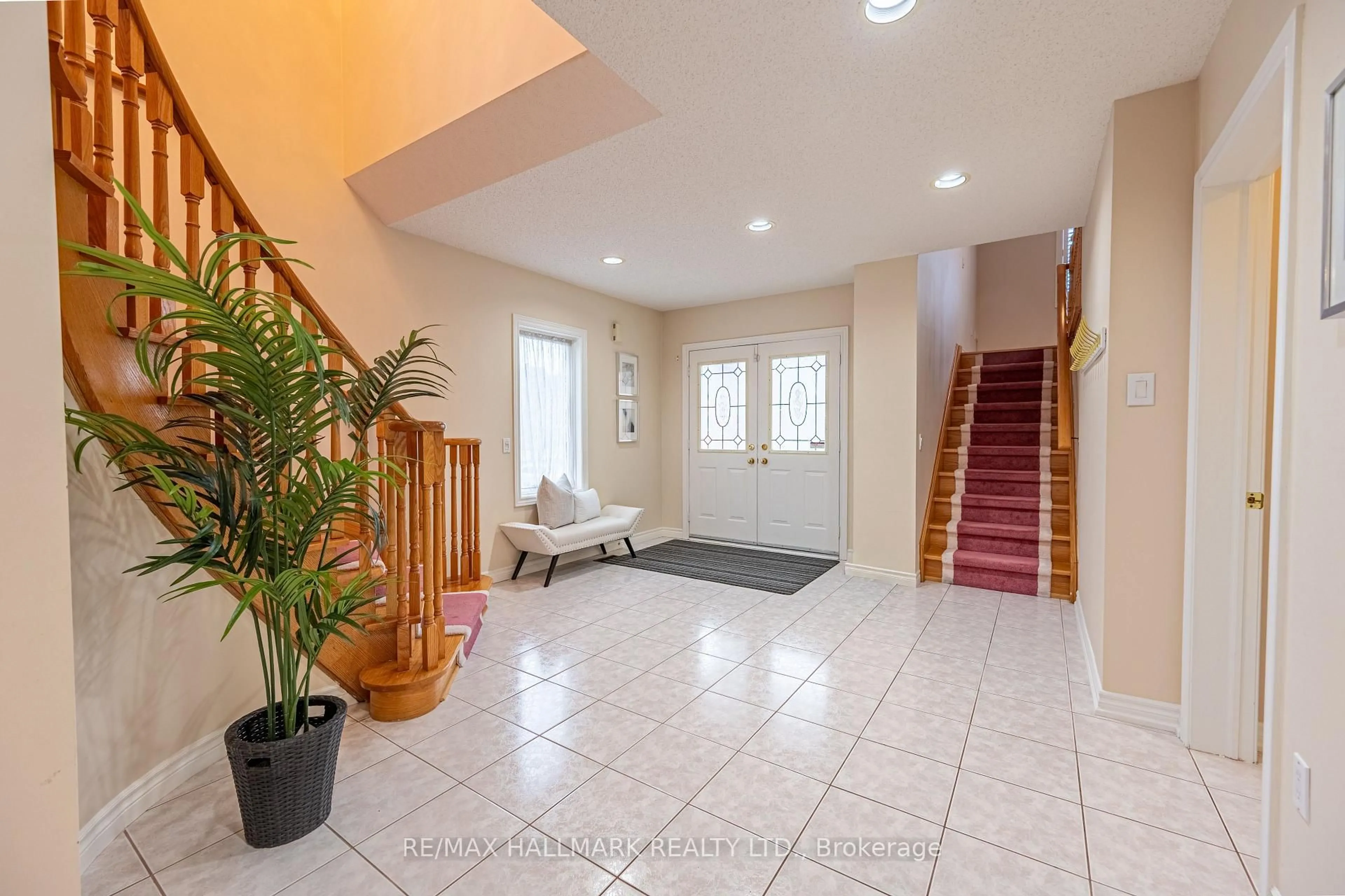 Indoor entryway for 93 Tillie Sq, Markham Ontario L3S 3R8