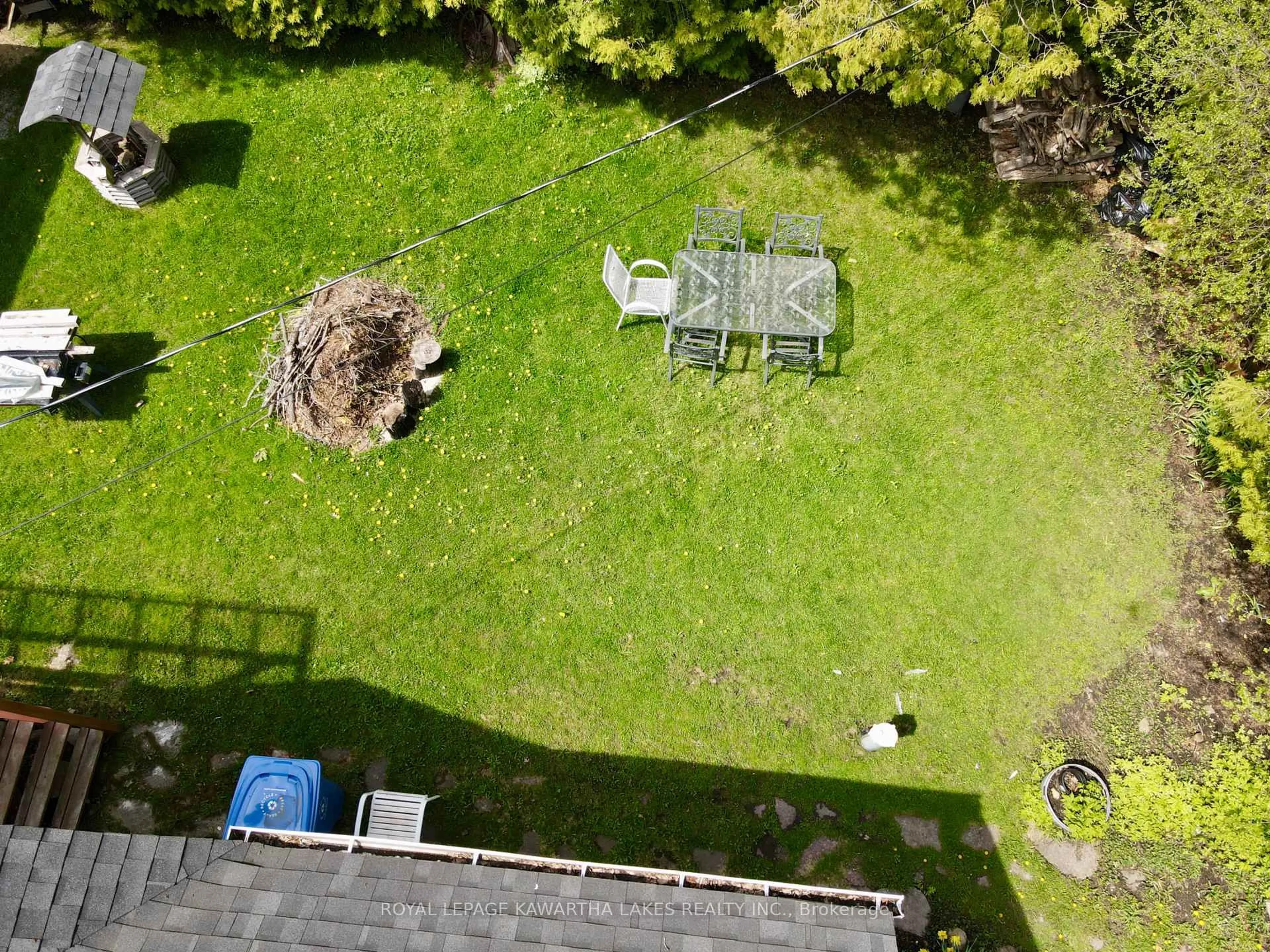 A pic from outside/outdoor area/front of a property/back of a property/a pic from drone, unknown for 8 Sandy Cove Lane, Georgina Ontario L4P 3E9