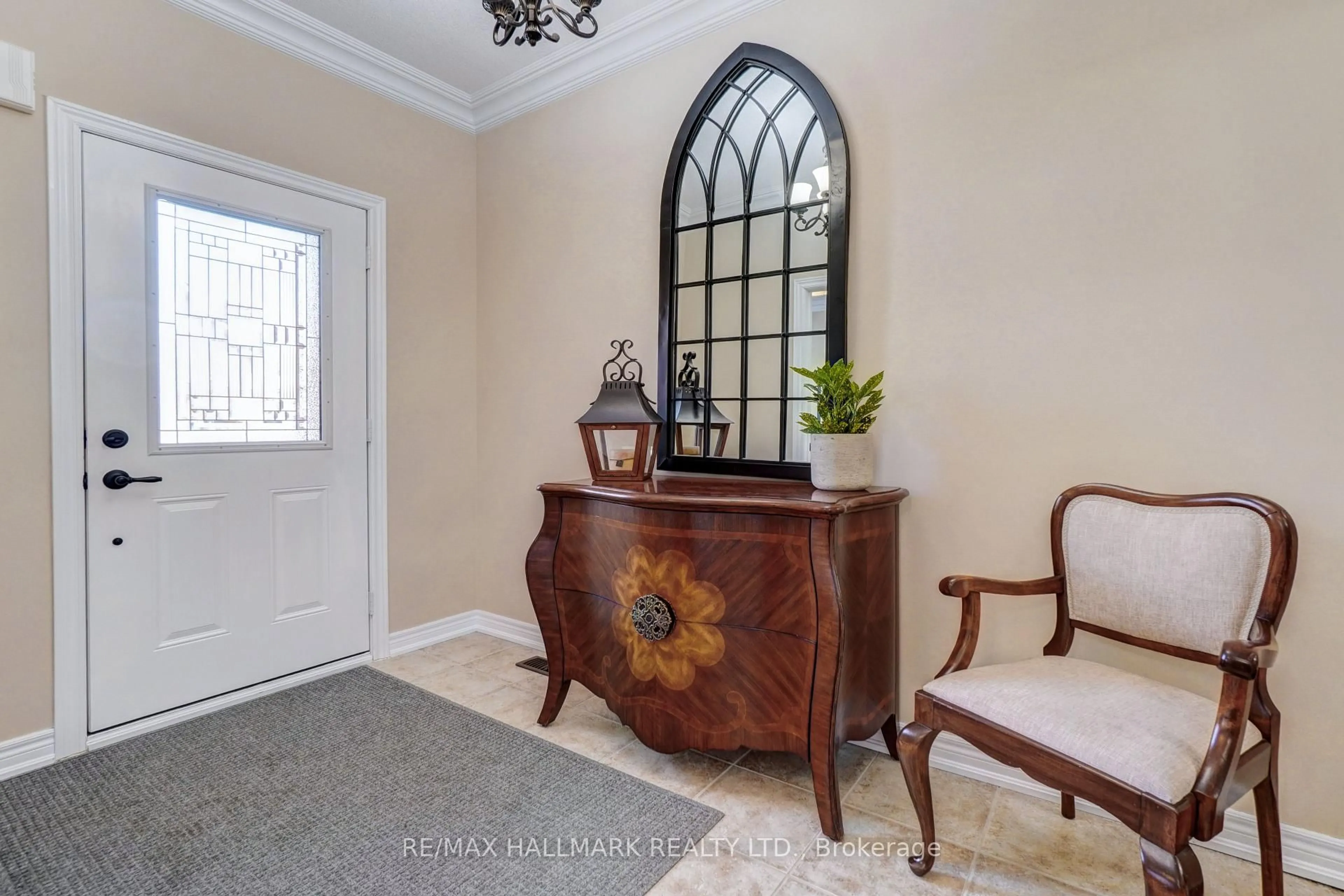 Indoor entryway for 48 Fred Barnard Way, Uxbridge Ontario L9P 0B9