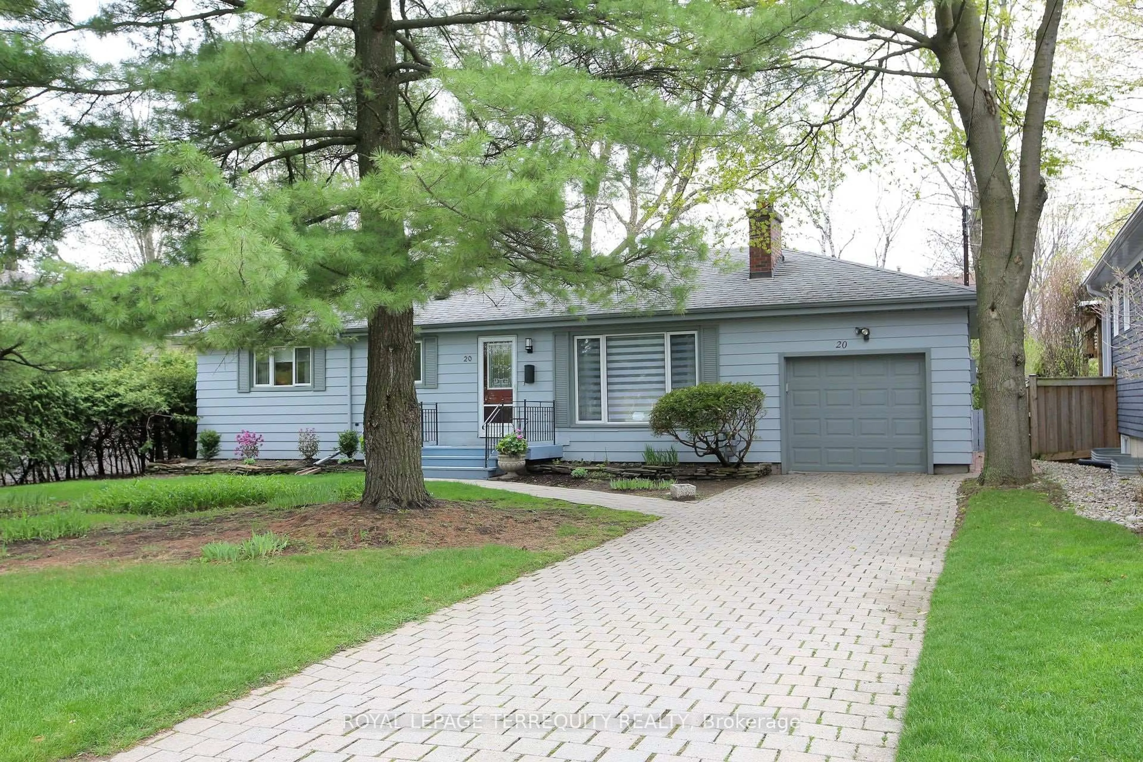 Home with brick exterior material, street for 20 Paradise Ave, Markham Ontario L3P 3B9