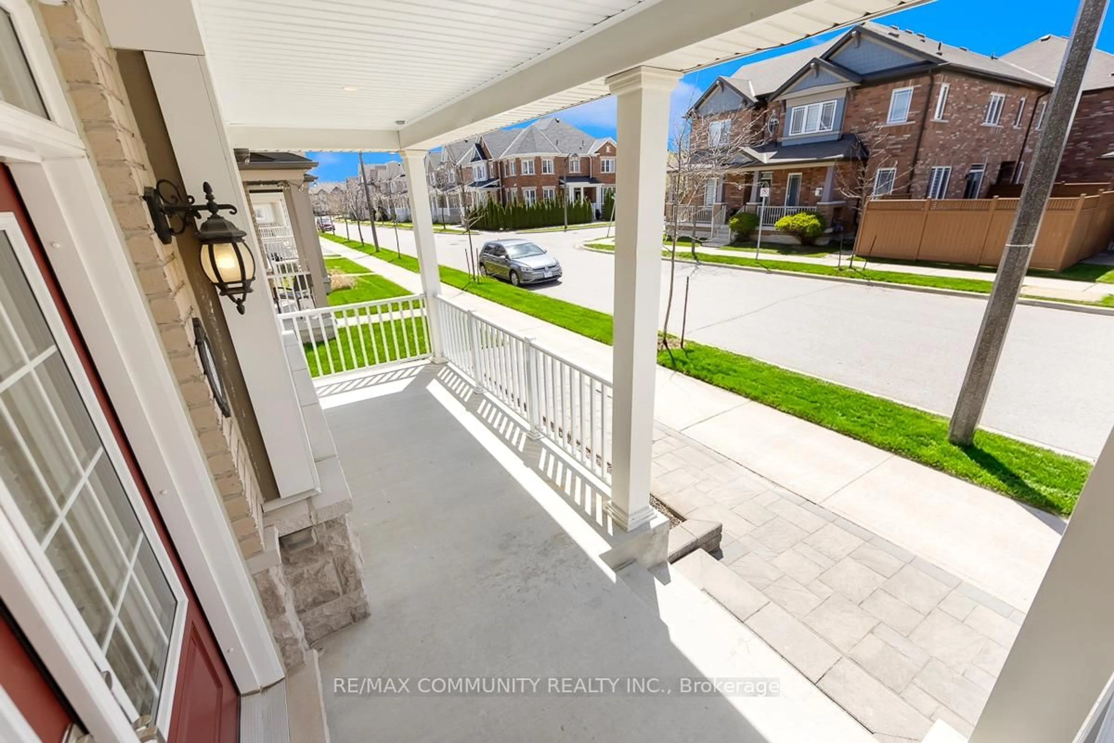 Patio, street for 99 Cornwall Dr, Markham Ontario L6B 0Y5