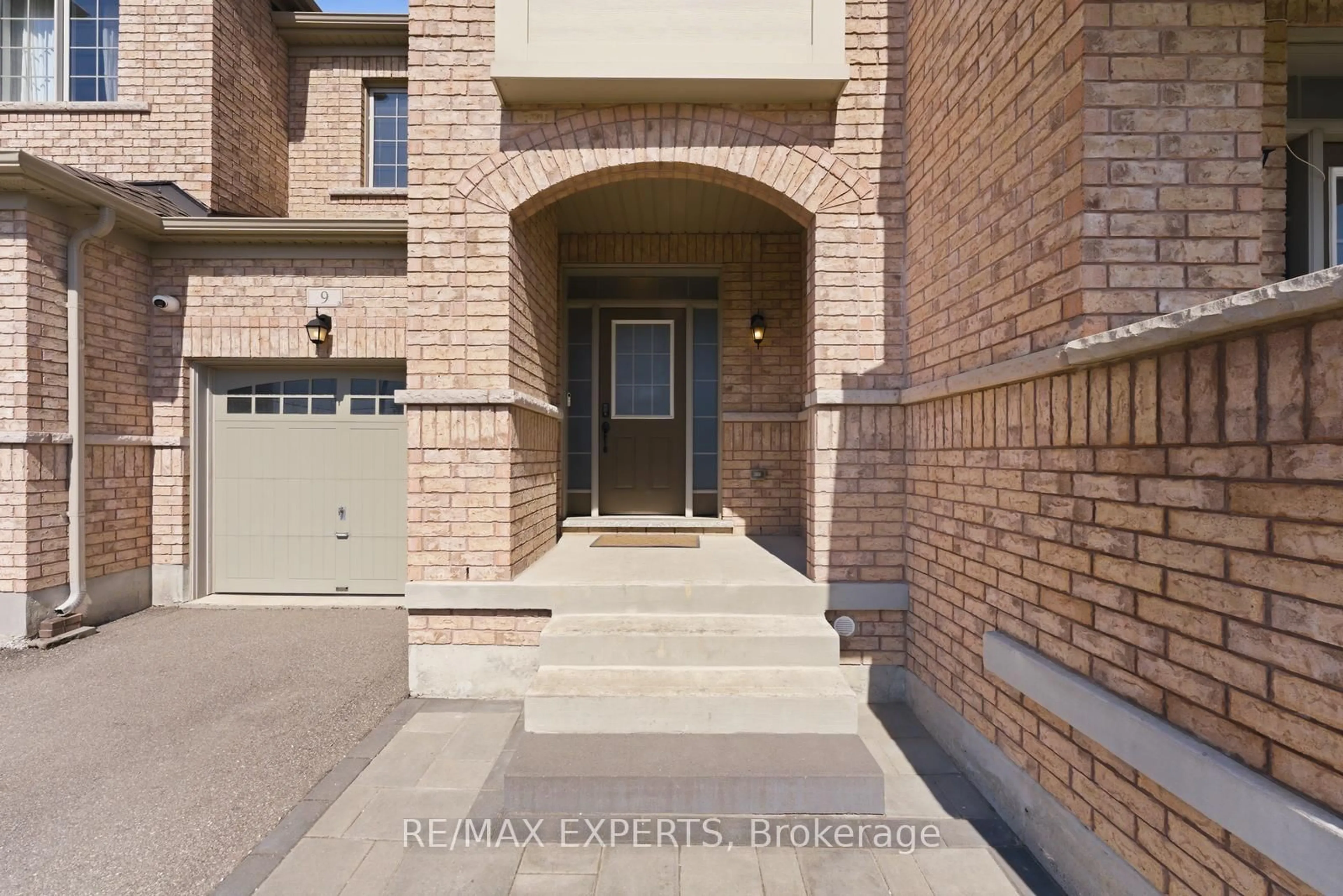 Unknown for 9 Port Arthur Cres, Richmond Hill Ontario L4E 1B5