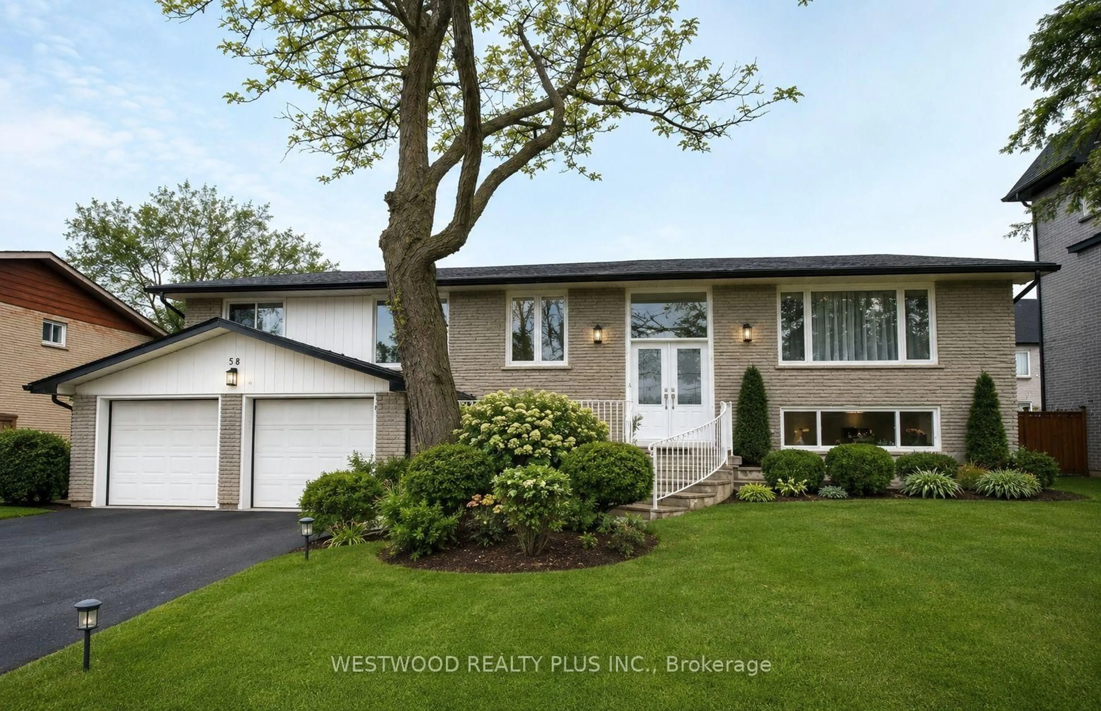 Home with vinyl exterior material, street for 58 Maple Grove Ave, Richmond Hill Ontario L4E 2V5