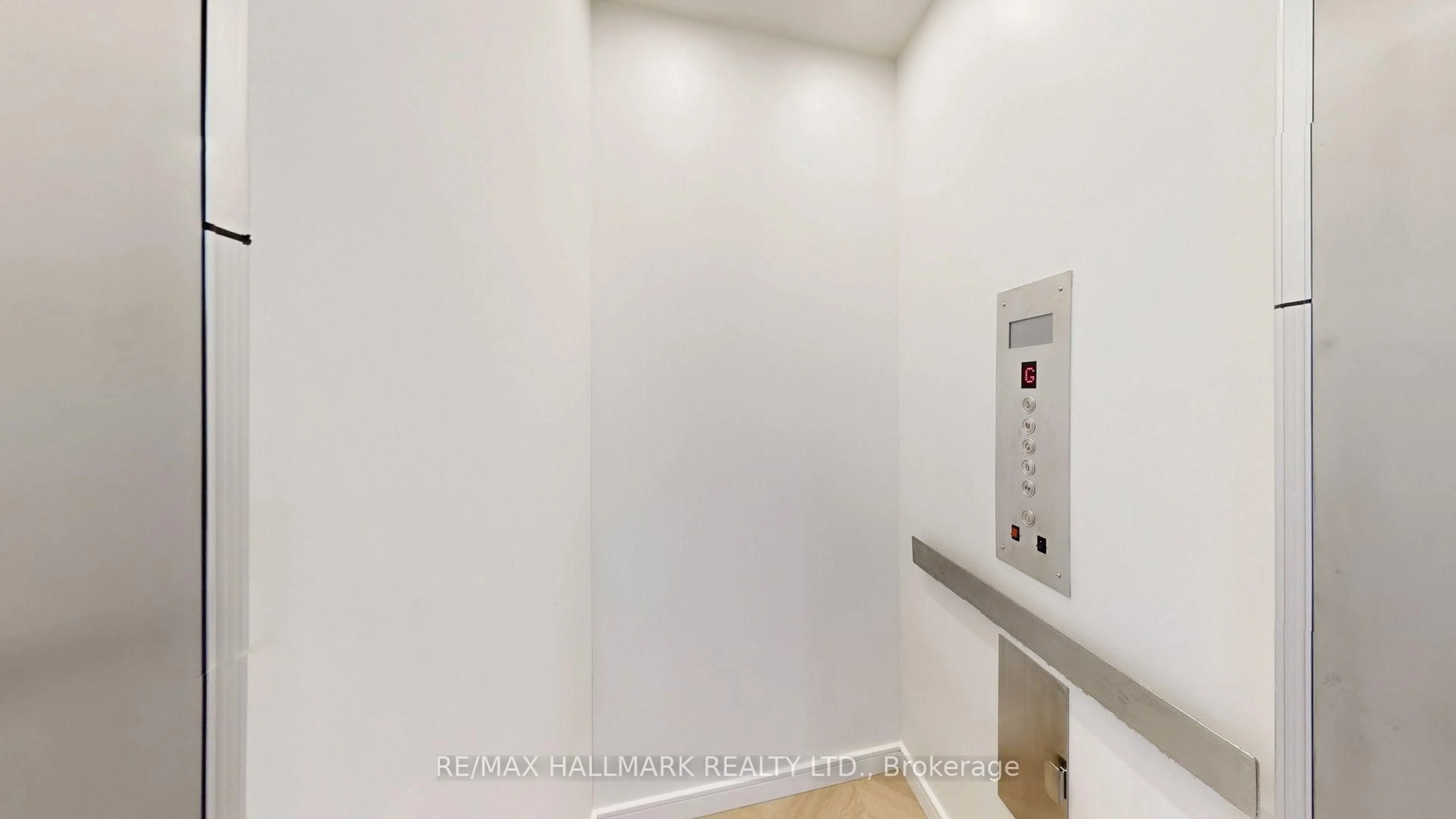 A pic of a room for 31 Naughton Dr, Richmond Hill Ontario L4C 4M6