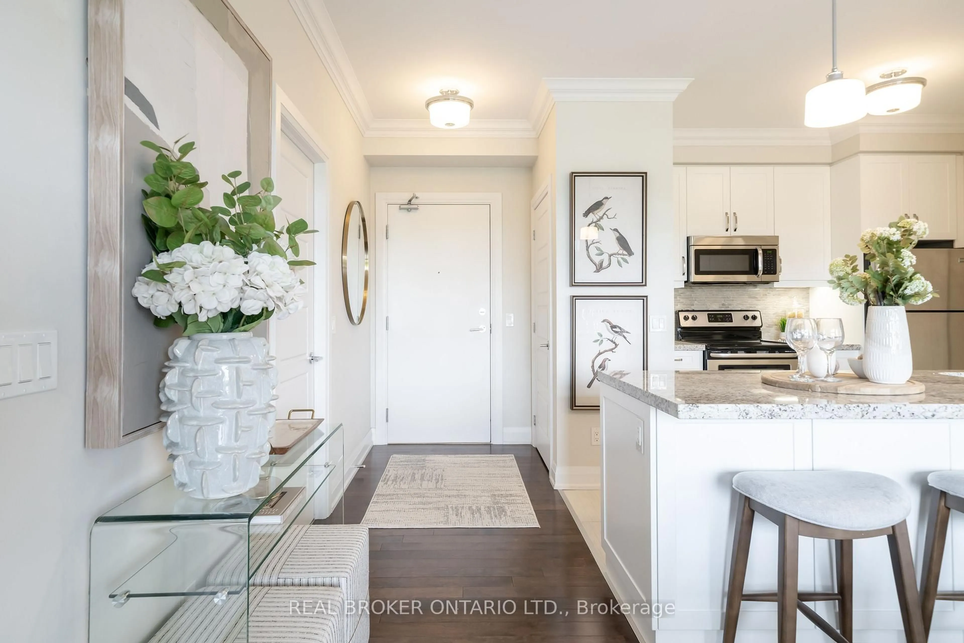Open concept kitchen, ceramic/tile floor for 7 Bond Cres #205, Richmond Hill Ontario L4E 1E6