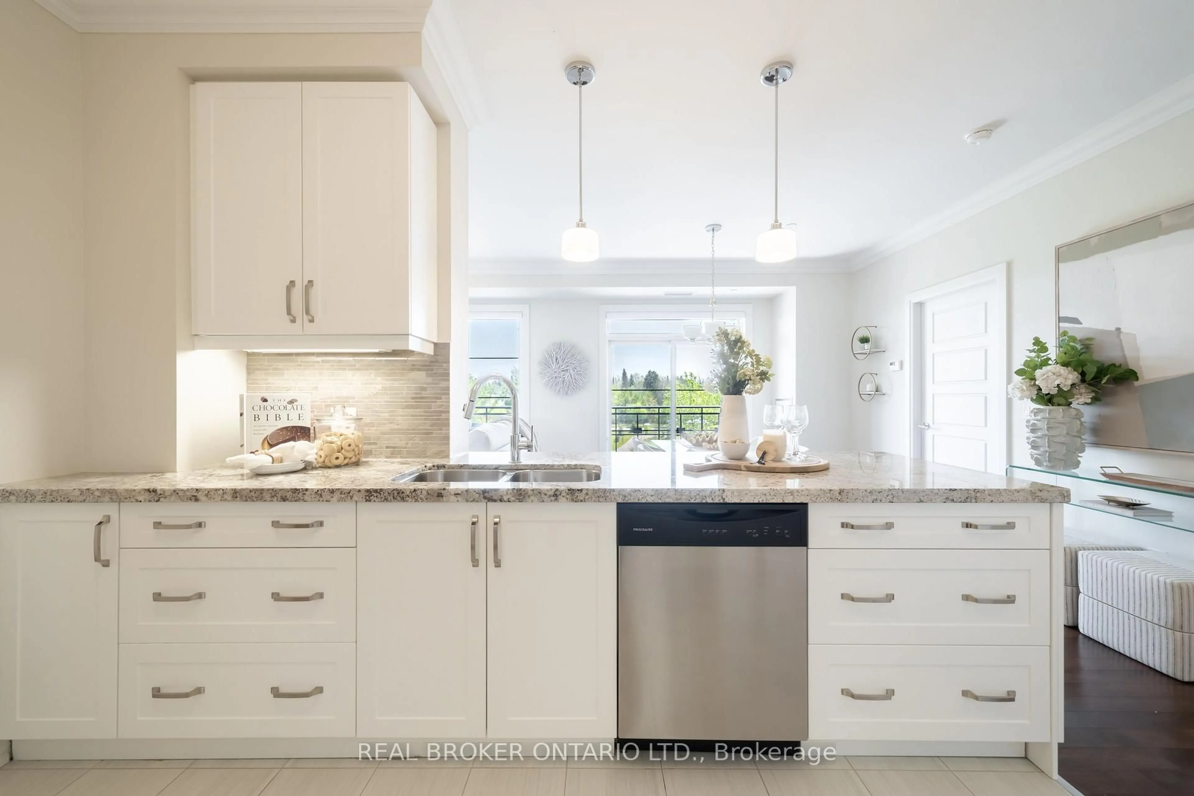 Contemporary kitchen, ceramic/tile floor for 7 Bond Cres #205, Richmond Hill Ontario L4E 1E6