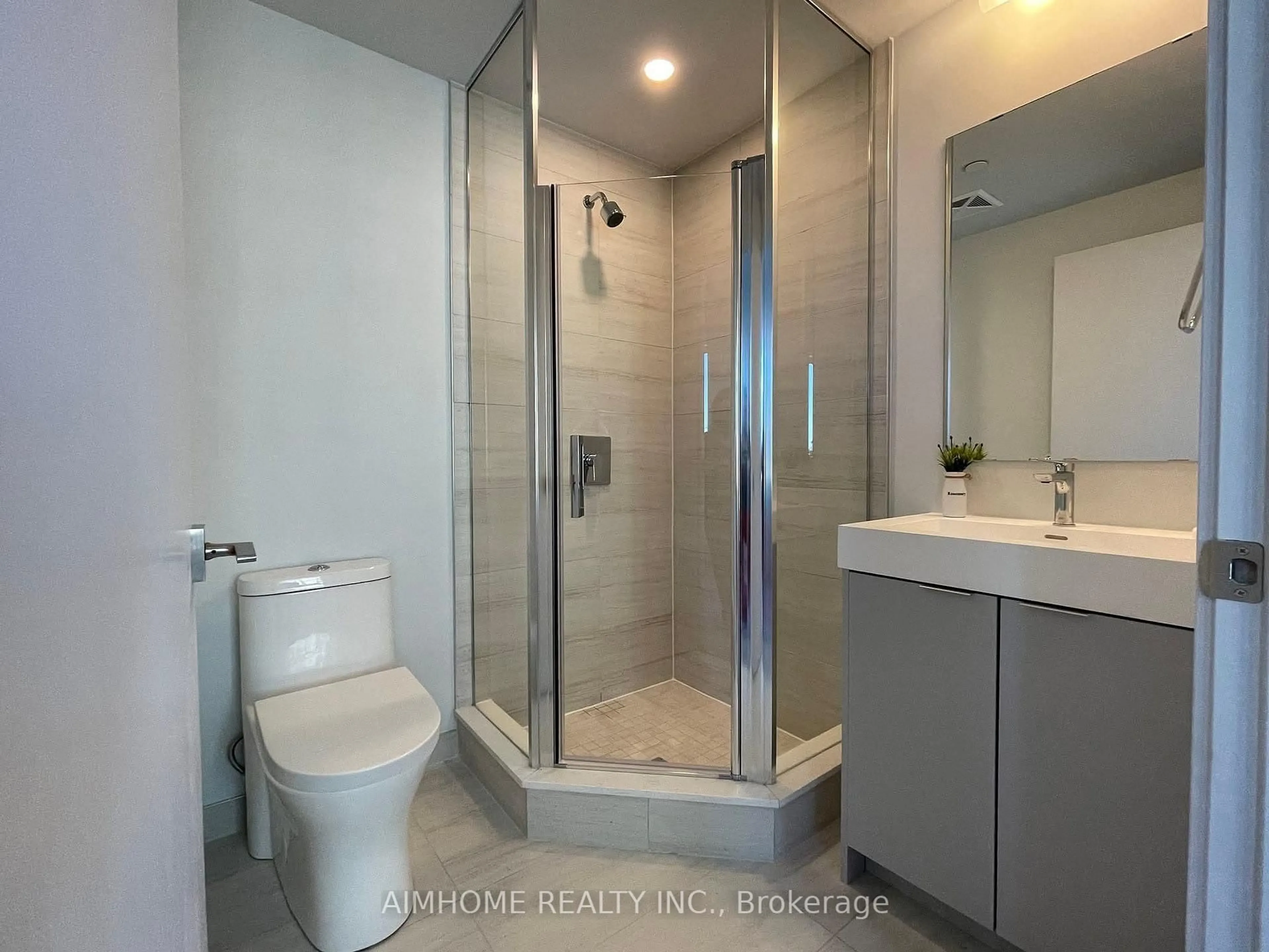 Standard bathroom, ceramic/tile floor for 2920 HIGHWAY 7 Rd #1606, Vaughan Ontario L4K 0P4