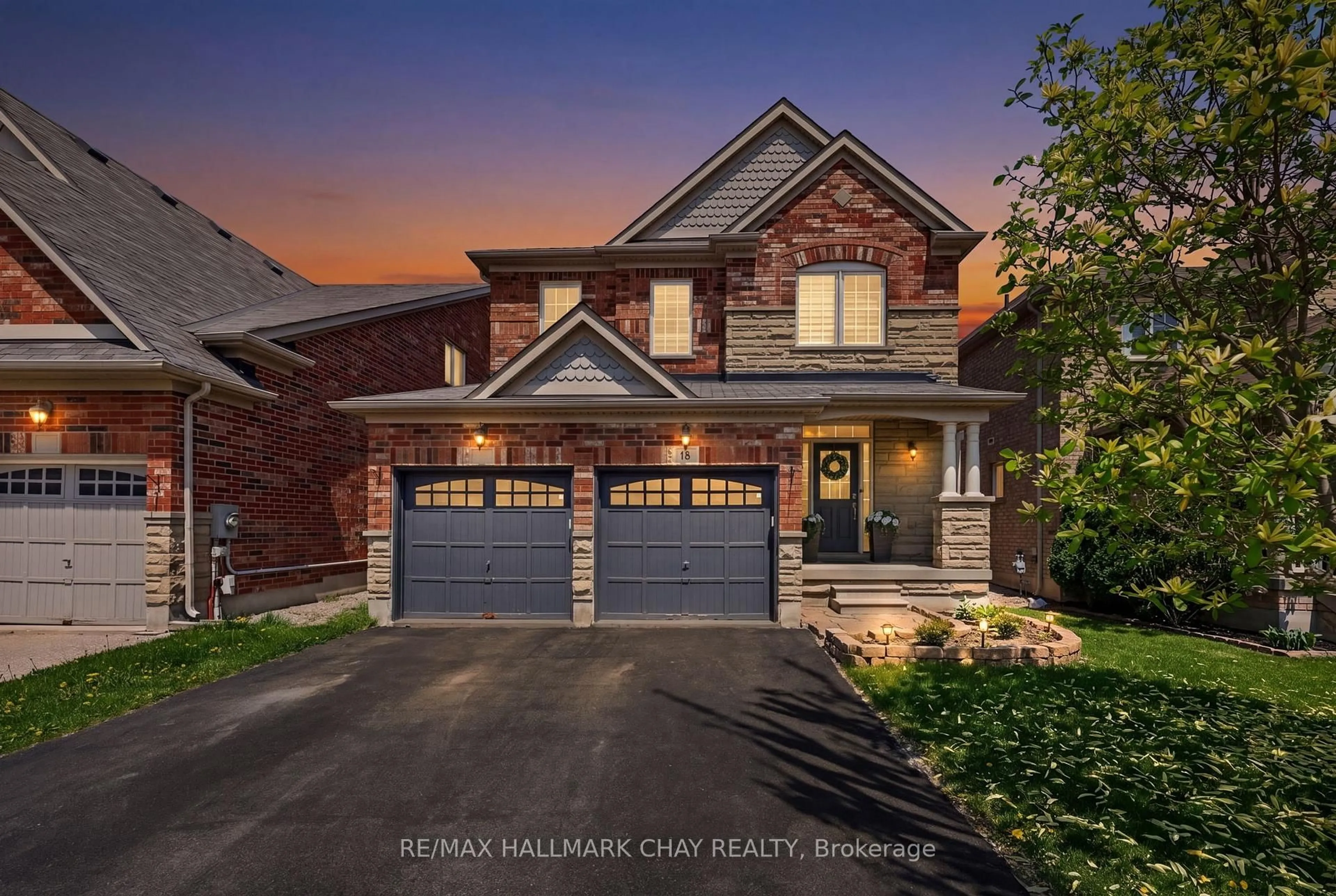 Home with brick exterior material, street for 18 Corwin Dr, Bradford West Gwillimbury Ontario L3Z 0E7