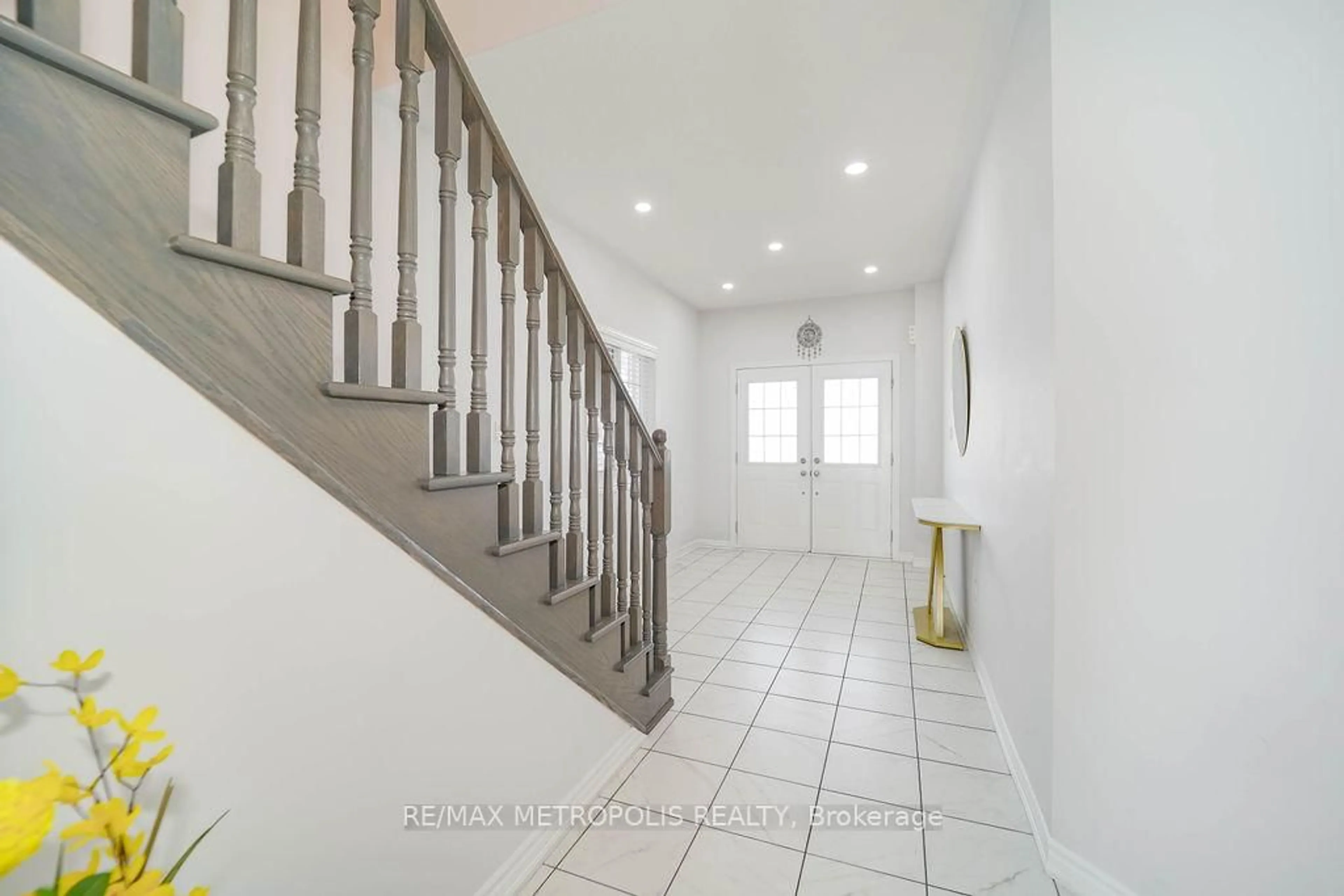 Unknown for 22 Haskins Cres, Georgina Ontario L4P 0H4
