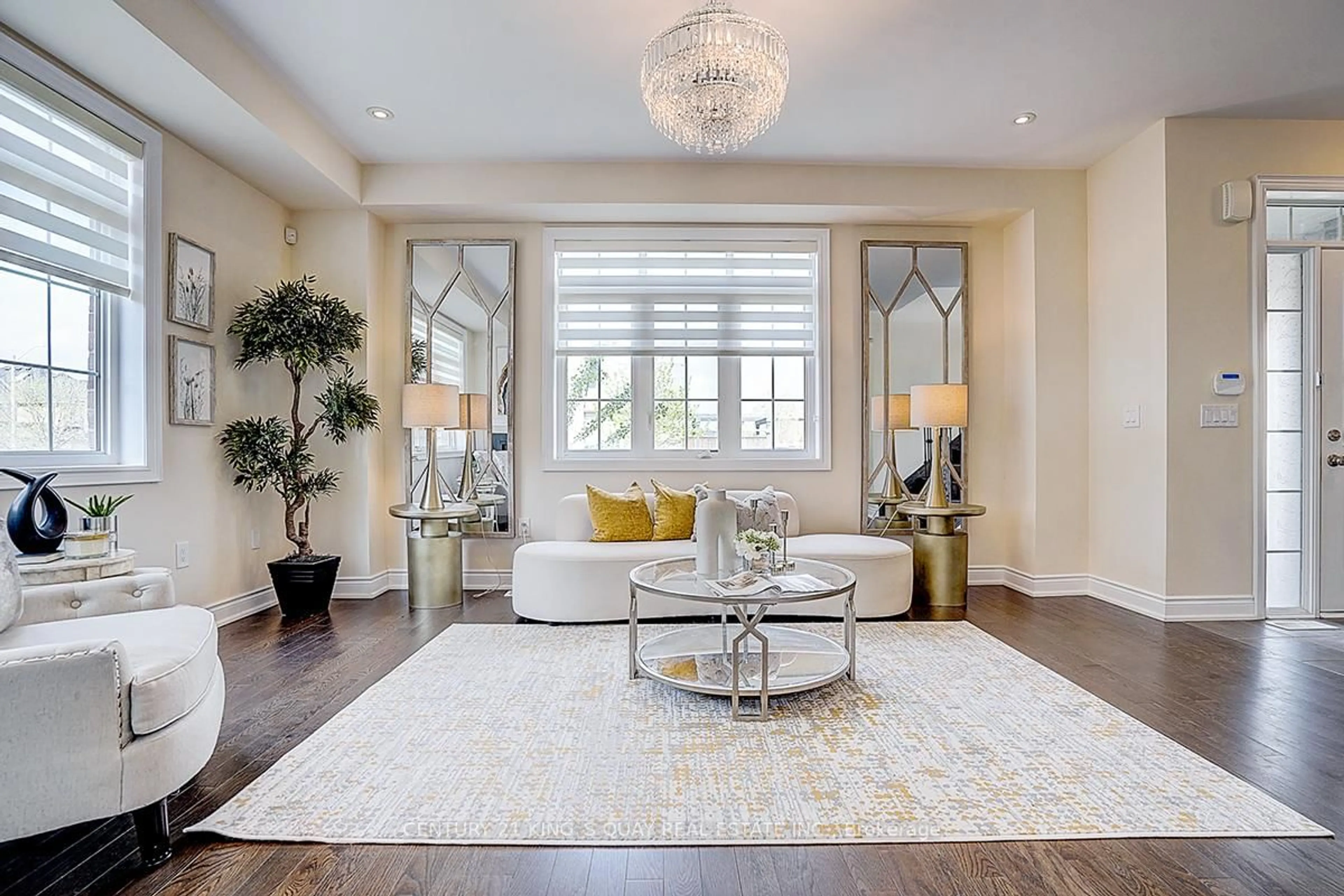 Living room with furniture, unknown for 6 Ruffle Lane, Richmond Hill Ontario L4E 0W3