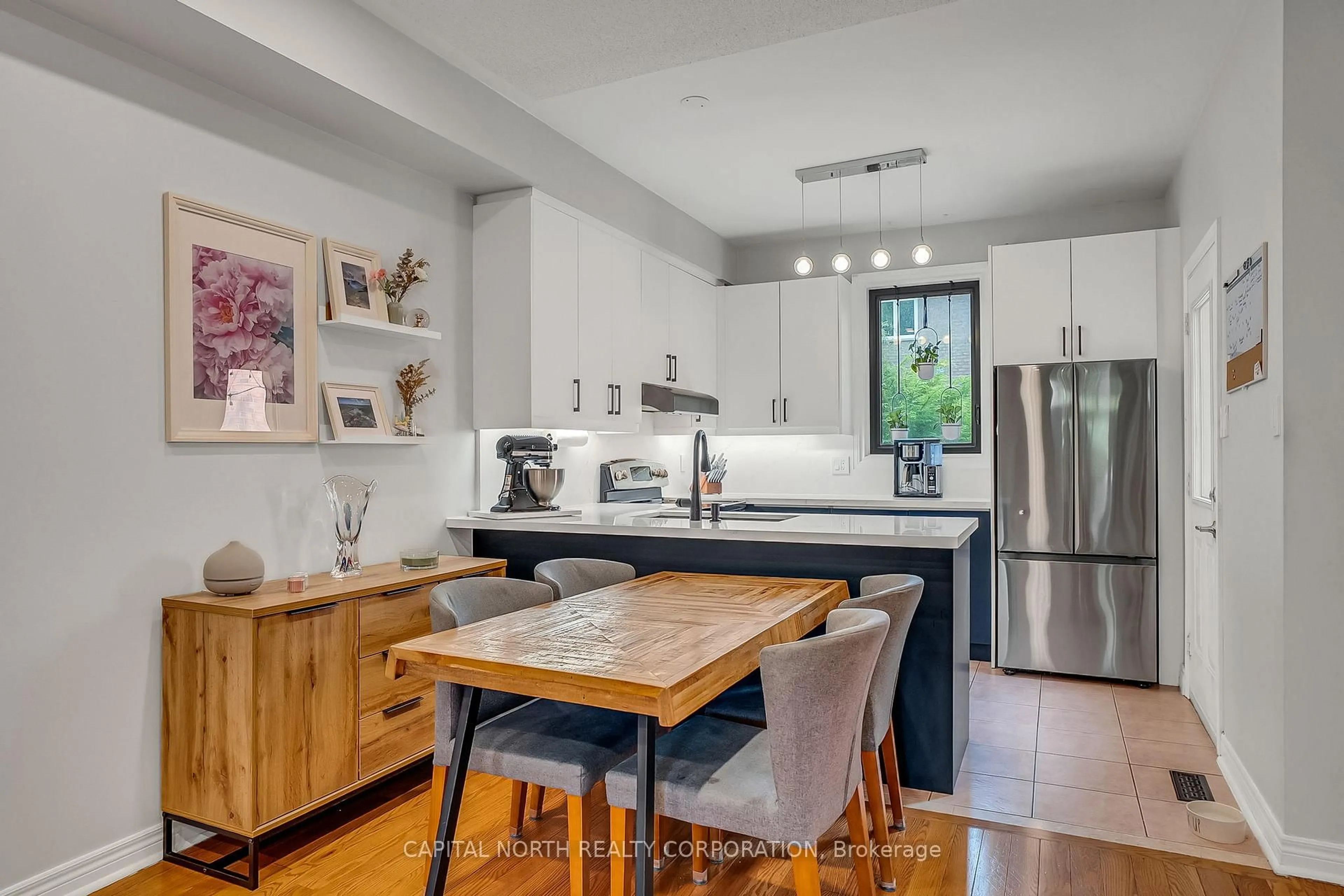 Open concept kitchen, unknown for 76 Longwood Ave, Richmond Hill Ontario L4E 4A6