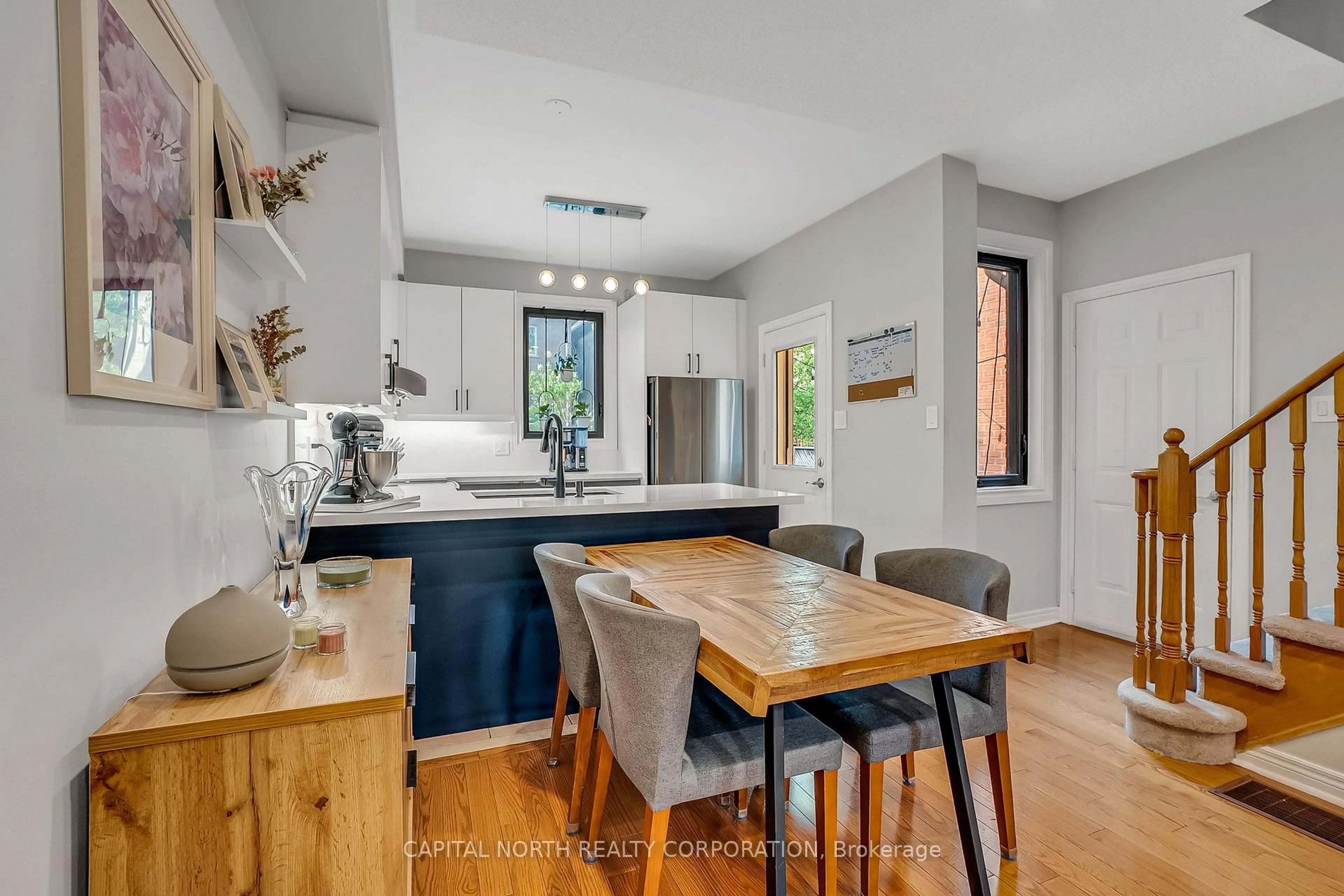 Open concept kitchen, unknown for 76 Longwood Ave, Richmond Hill Ontario L4E 4A6