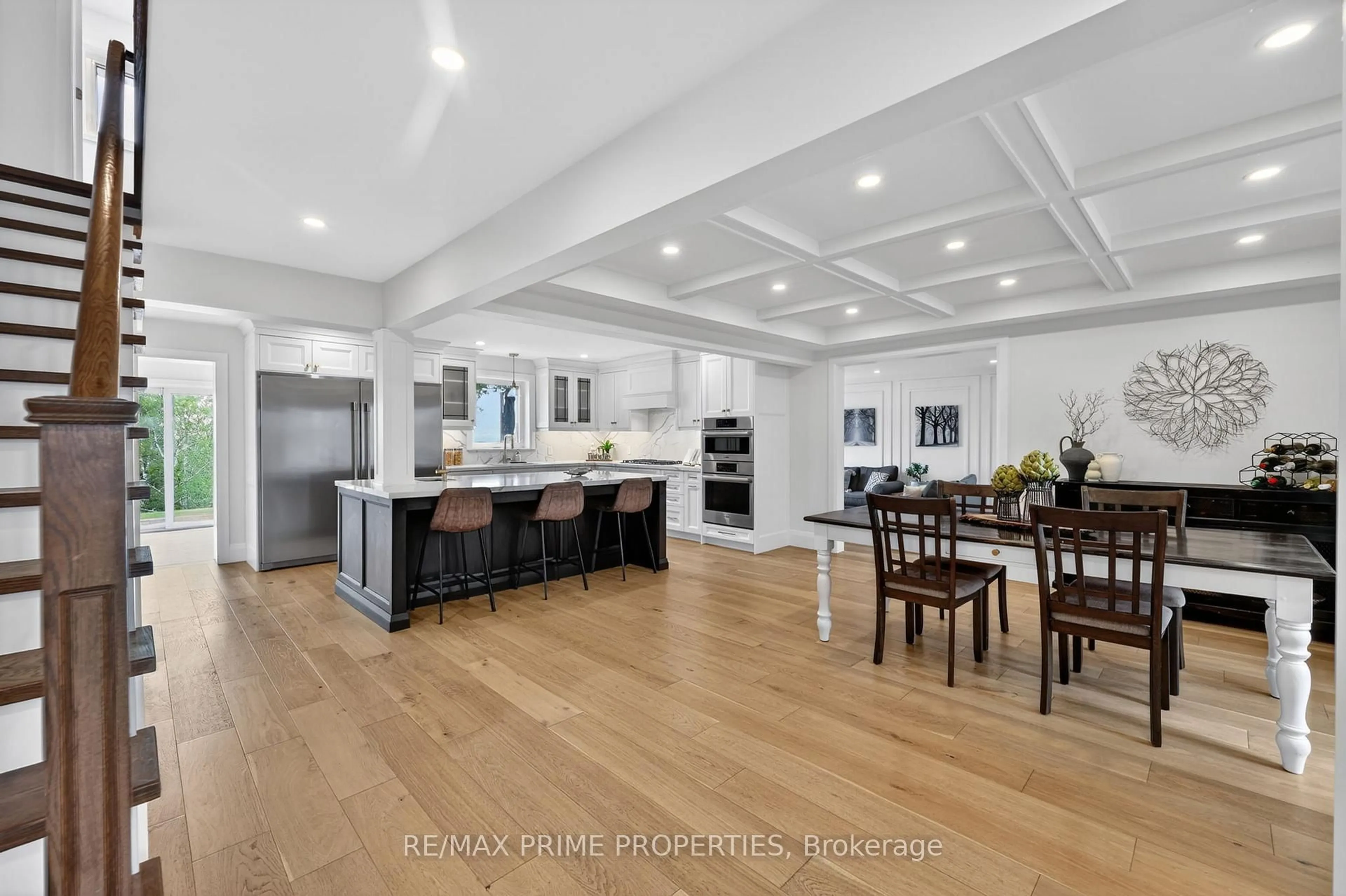 Open concept kitchen, unknown for 64 Balmoral Hts, East Gwillimbury Ontario L0G 1R0