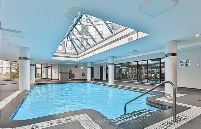 7300 Yonge St #1407, Vaughan 4