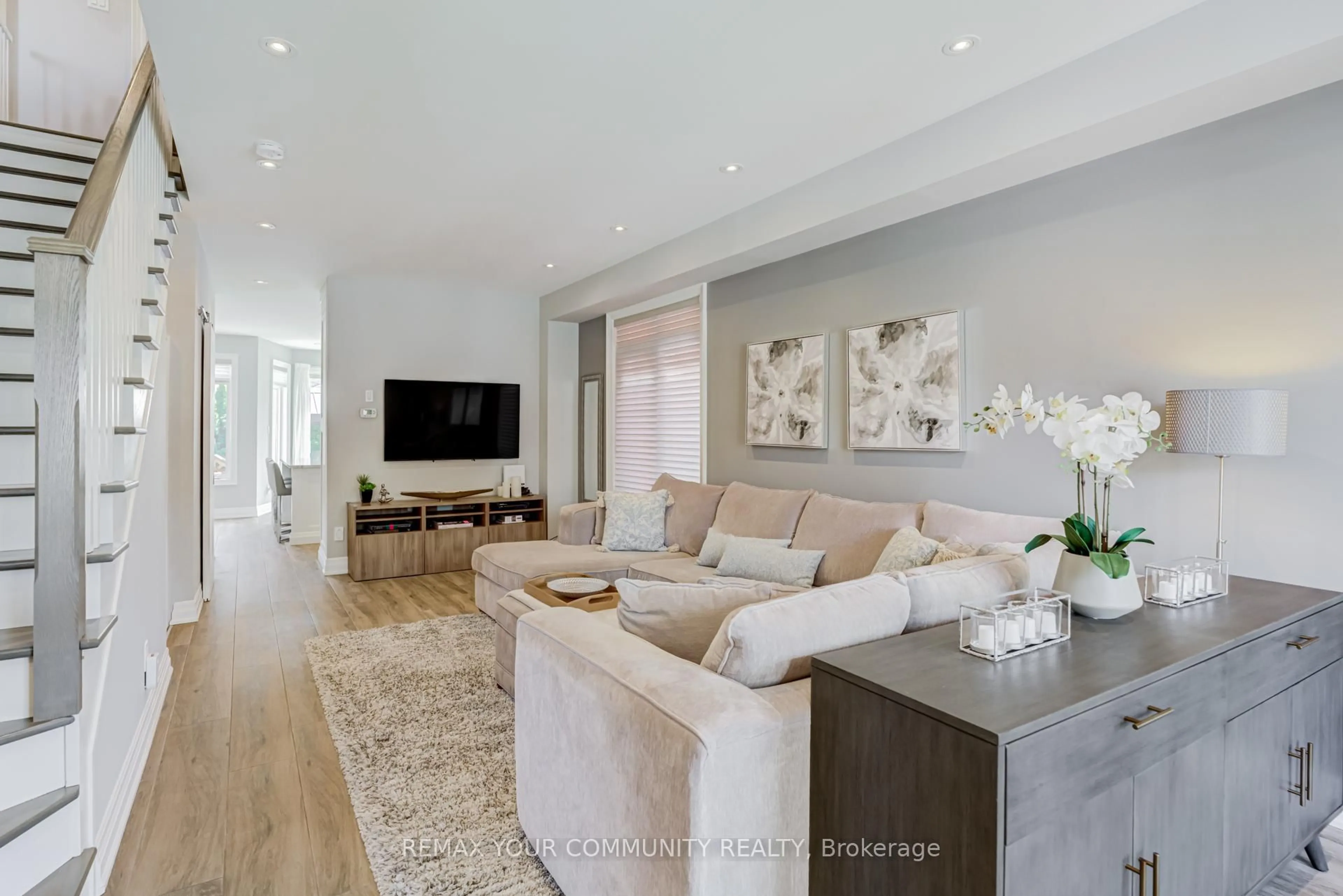 Living room with furniture, unknown for 21 Amparo Dr, Vaughan Ontario L4H 2L3