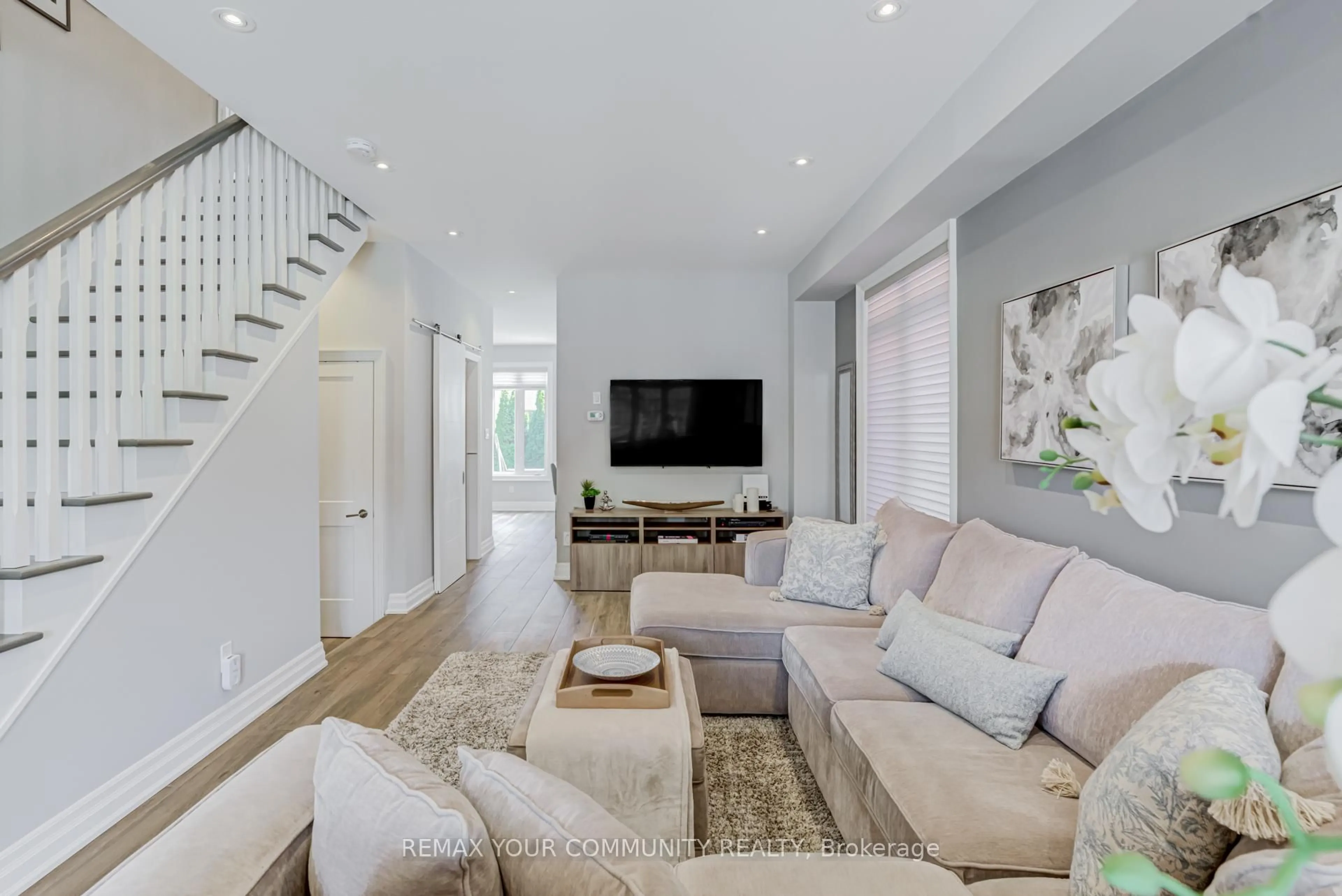 Living room with furniture, unknown for 21 Amparo Dr, Vaughan Ontario L4H 2L3