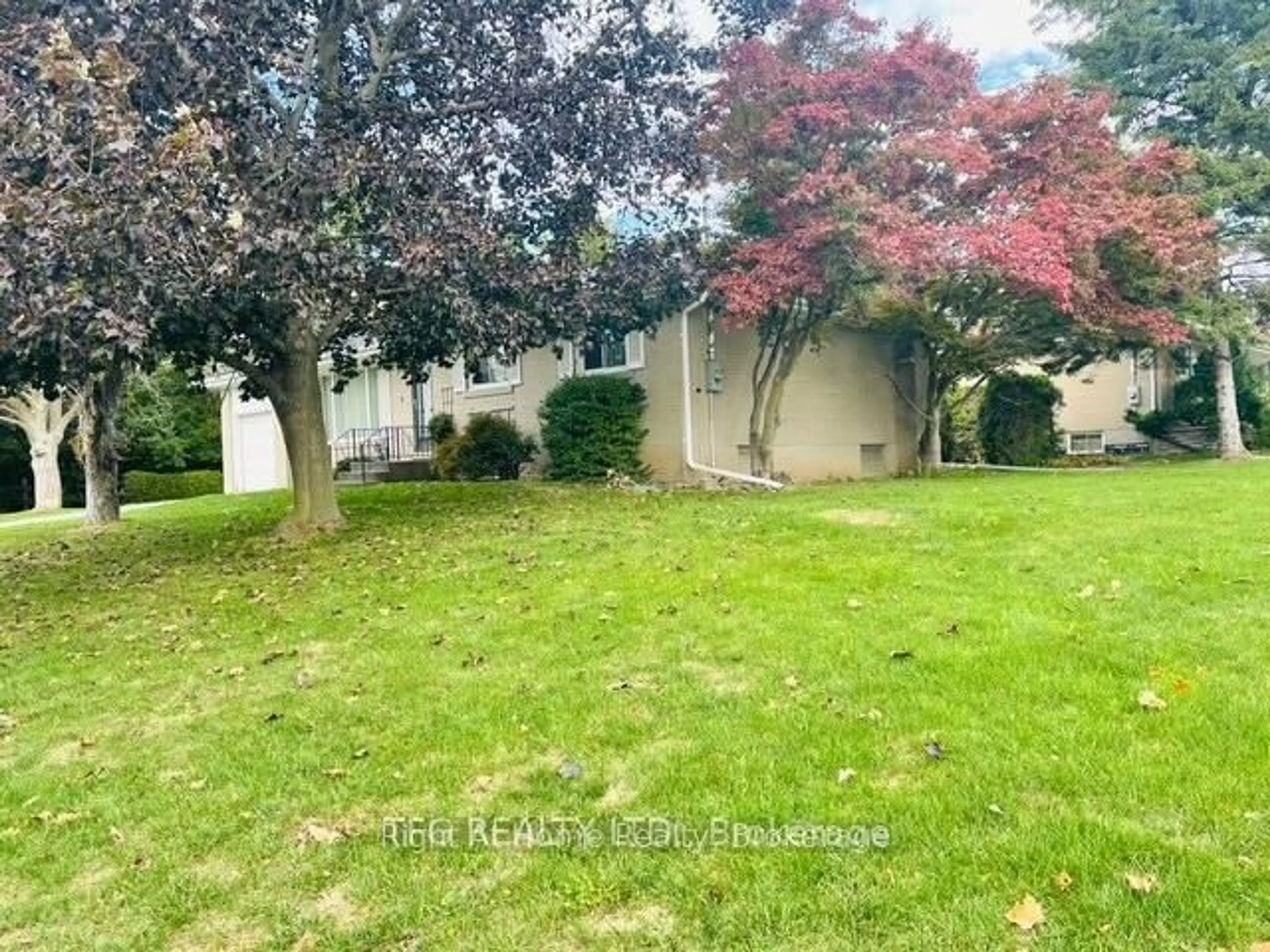 A pic from outside/outdoor area/front of a property/back of a property/a pic from drone, unknown for 6 Galsworthy Dr, Markham Ontario L3P 1S8