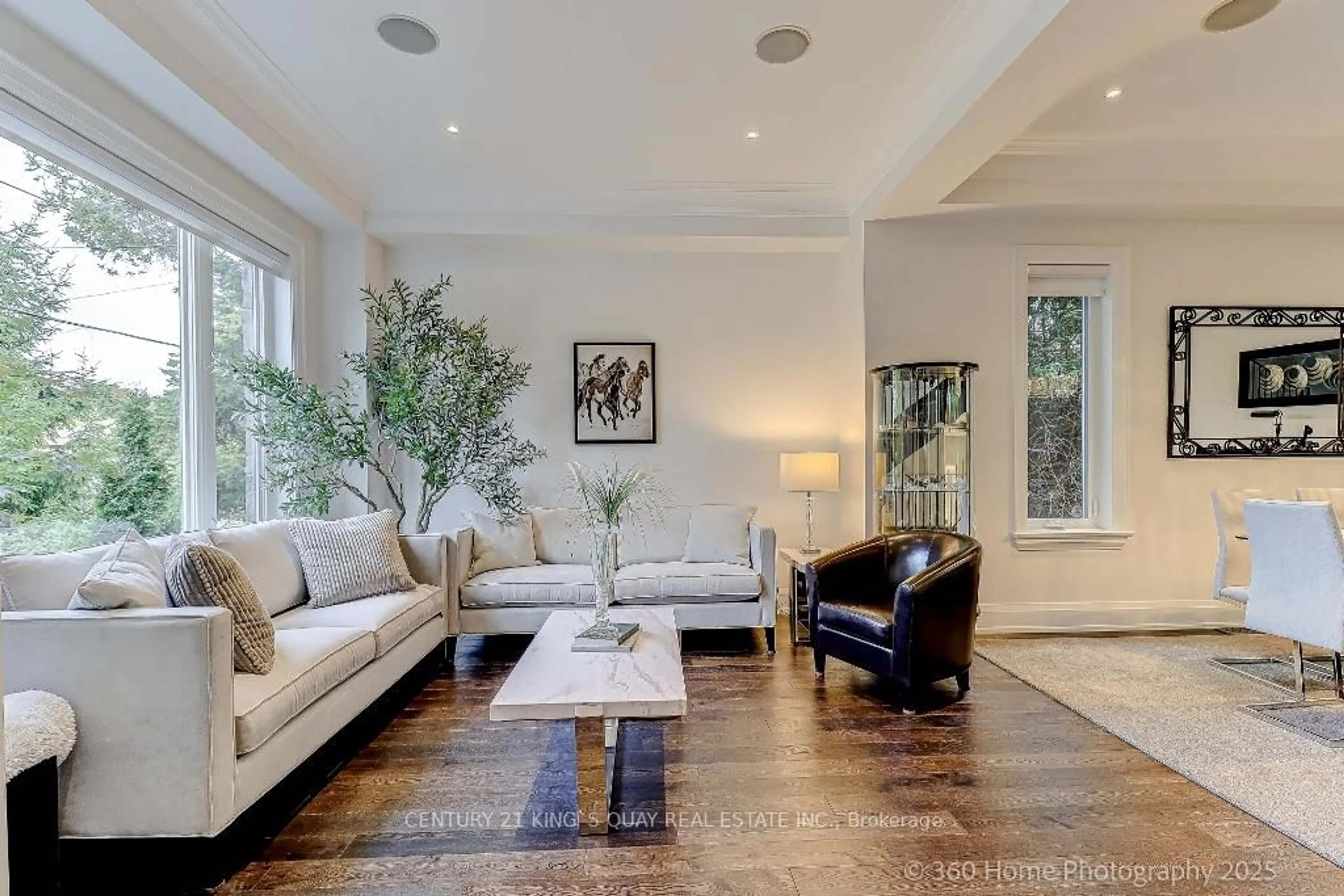 Living room with furniture, unknown for 386 Alper St, Richmond Hill Ontario L4C 2Z4