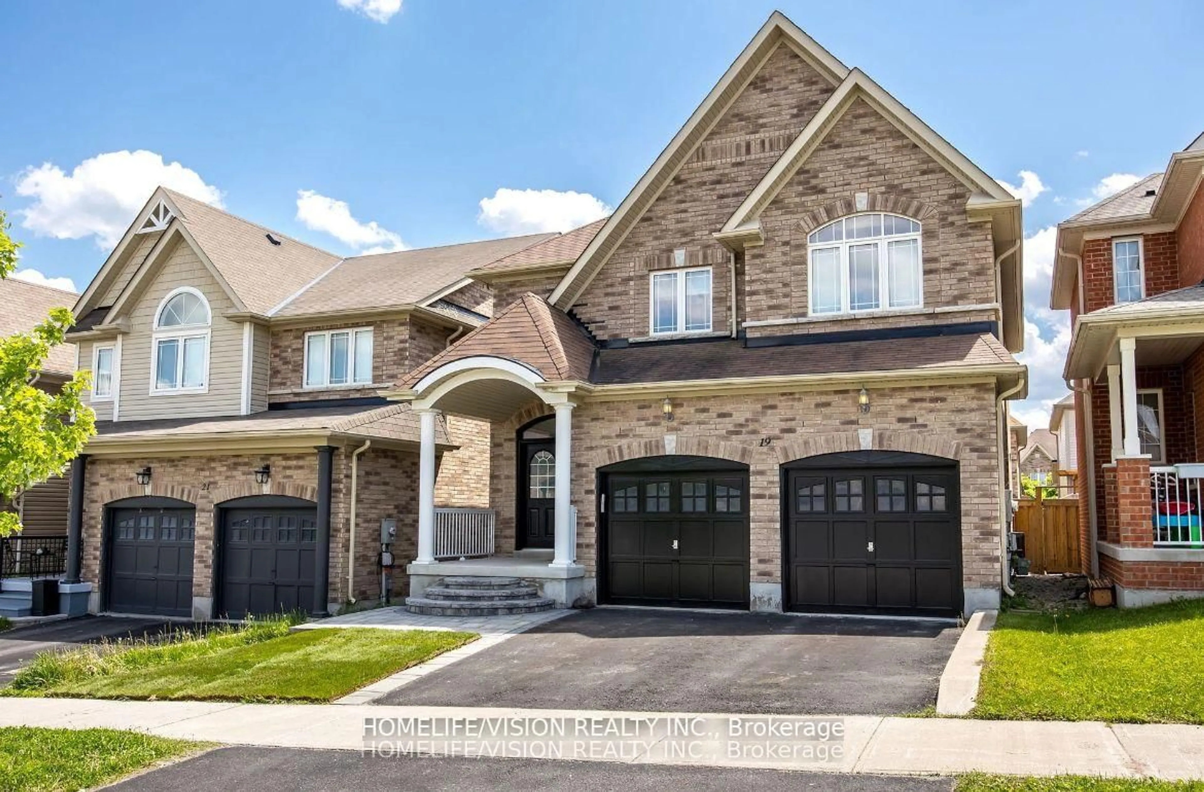 Home with brick exterior material, street for 19 Grey Wing Ave, Georgina Ontario L4P 0E8