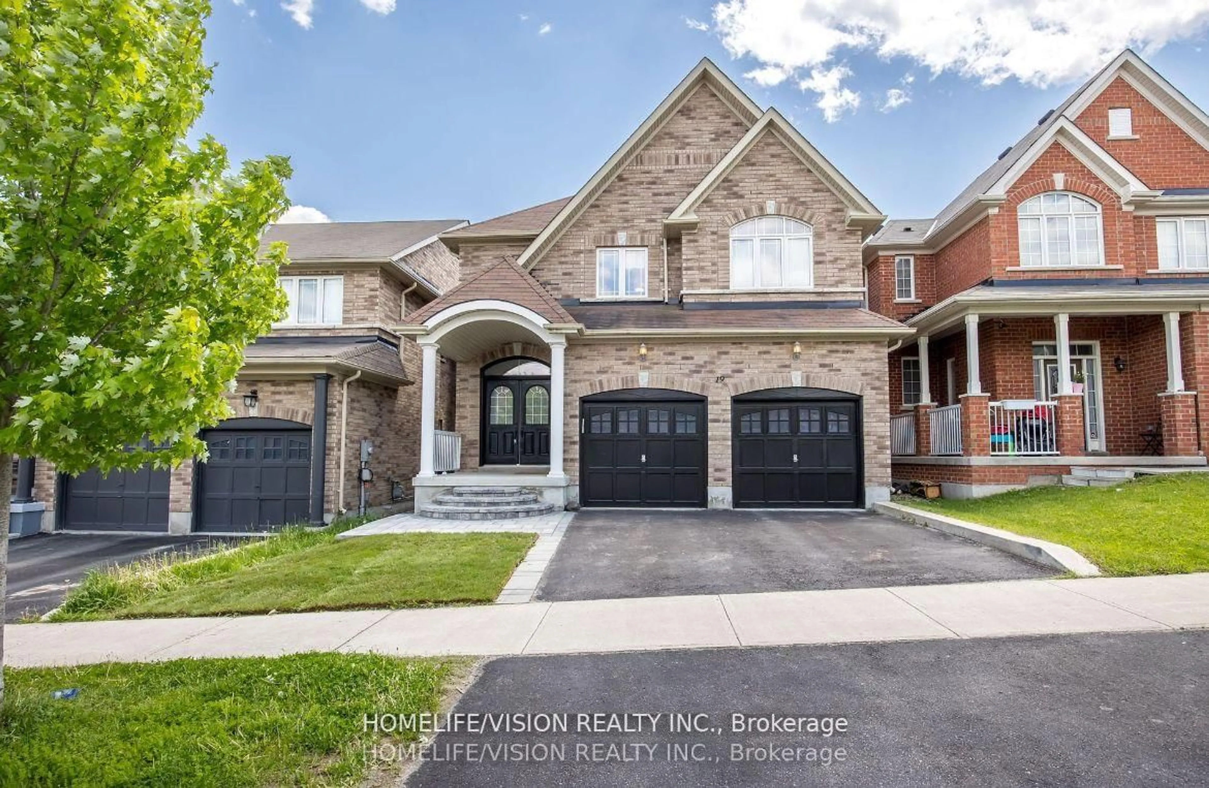 Home with brick exterior material, street for 19 Grey Wing Ave, Georgina Ontario L4P 0E8