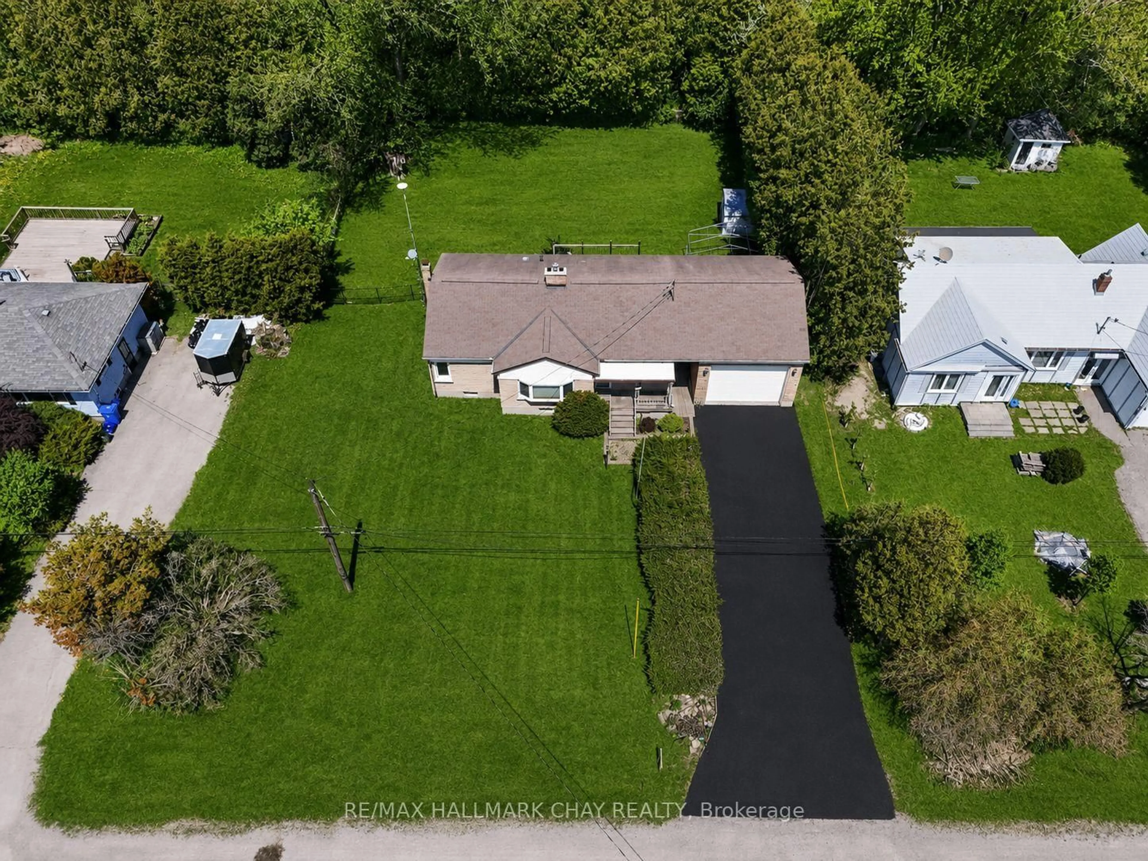 A pic from outside/outdoor area/front of a property/back of a property/a pic from drone, street for 2512 Bloomington Rd, Whitchurch-Stouffville Ontario L4A 2C6