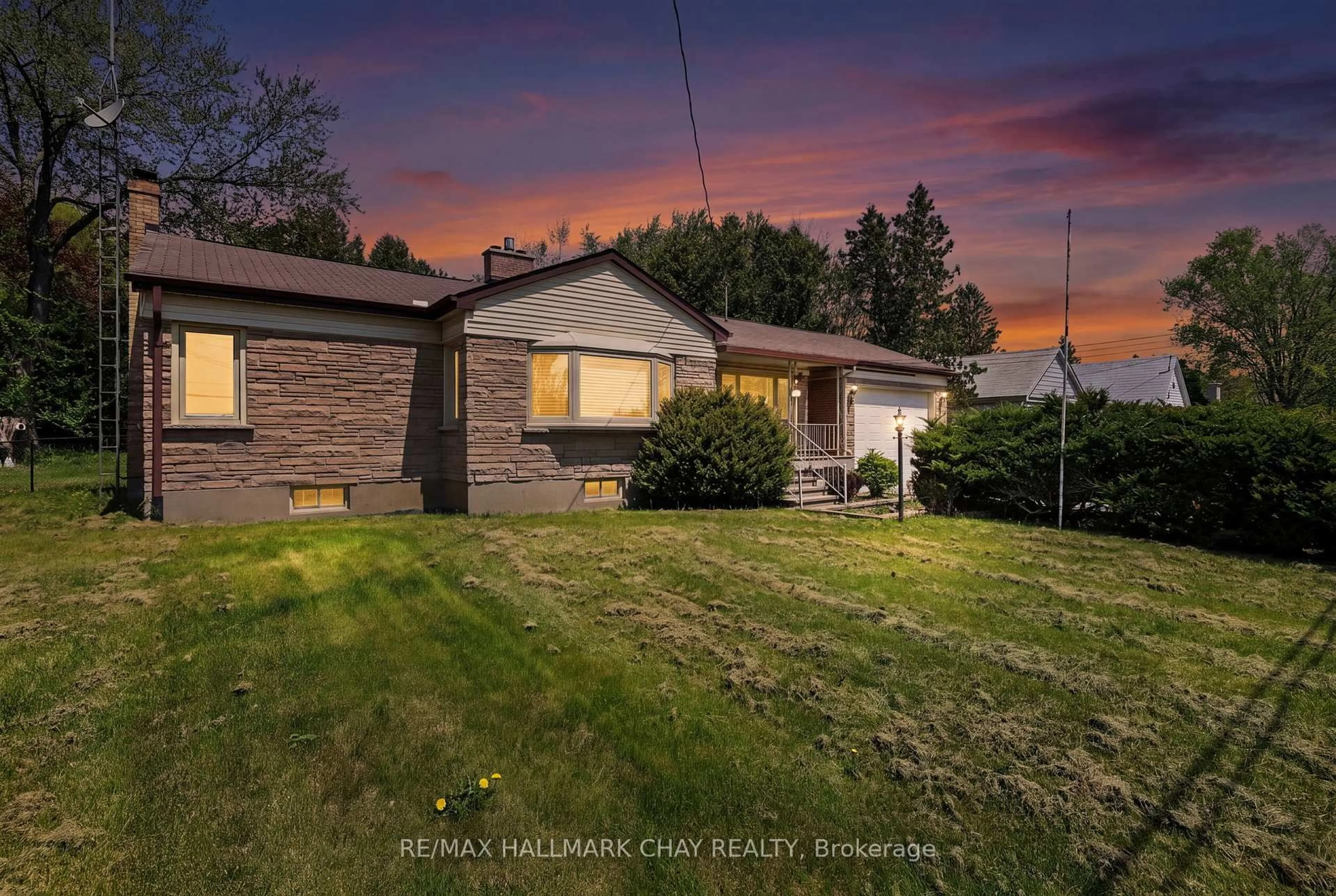 A pic from outside/outdoor area/front of a property/back of a property/a pic from drone, street for 2512 Bloomington Rd, Whitchurch-Stouffville Ontario L4A 2C6