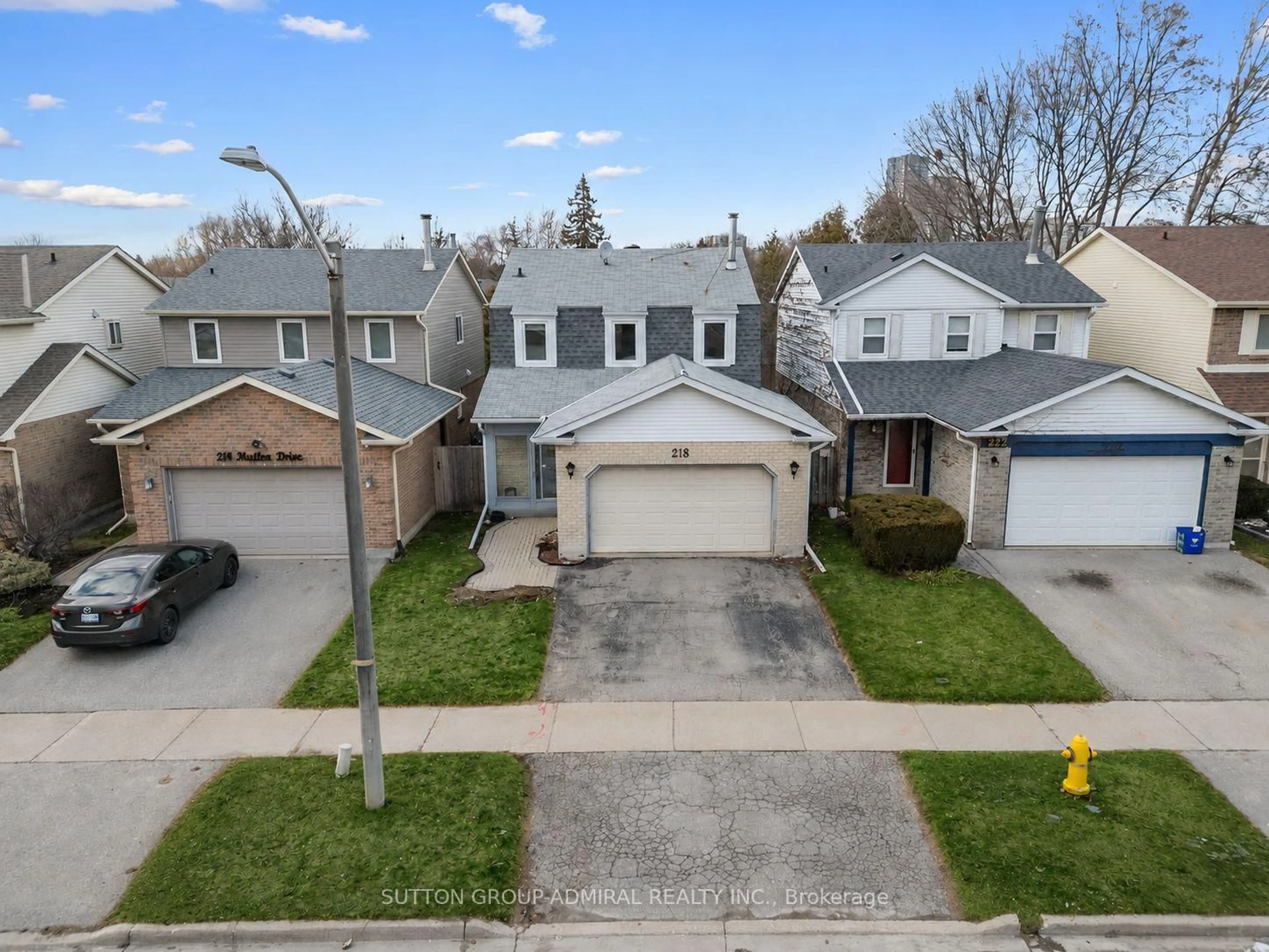 A pic from outside/outdoor area/front of a property/back of a property/a pic from drone, street for 218 Mullen Dr, Vaughan Ontario L4J 2P1