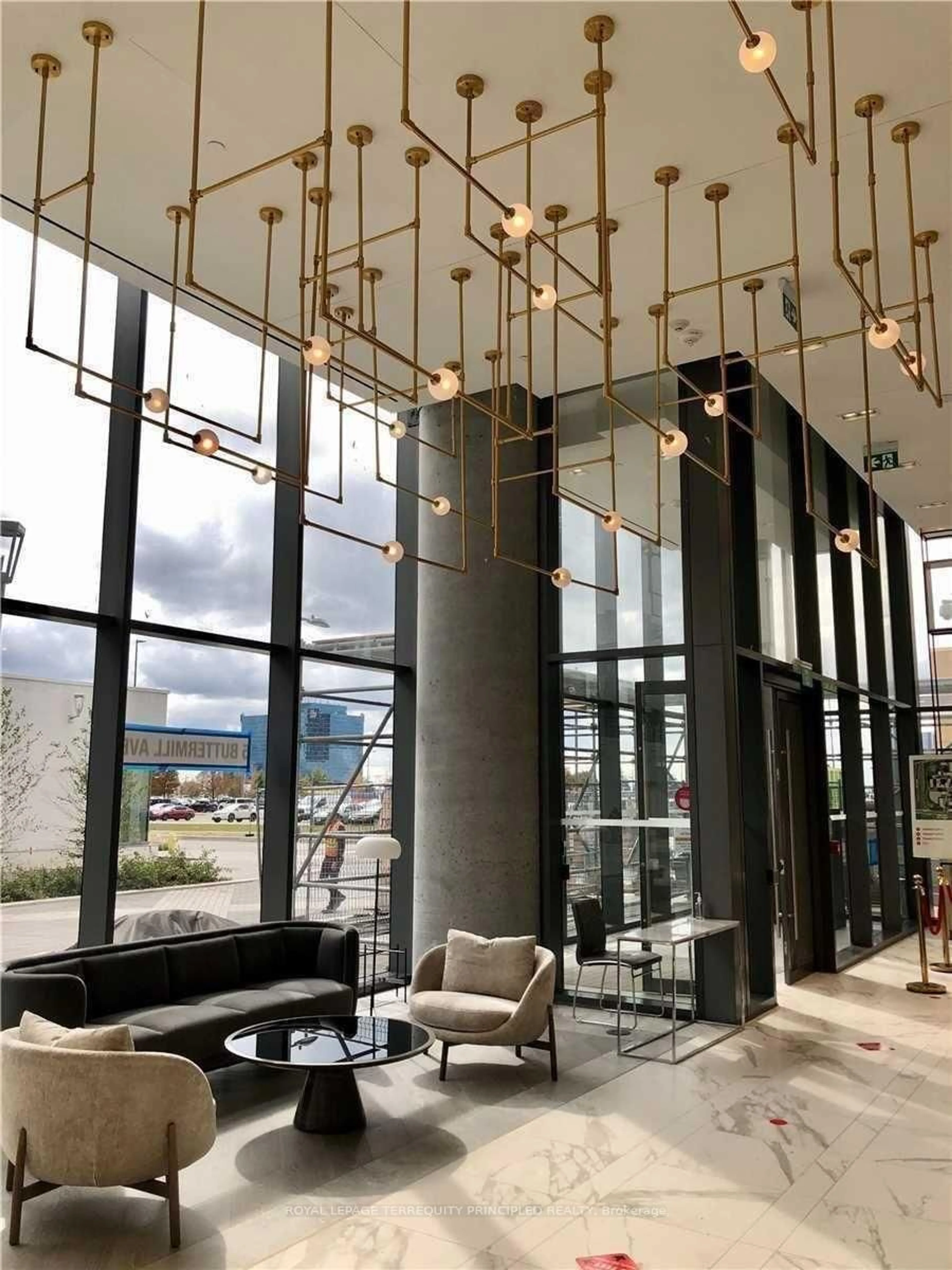 Indoor foyer for 5 Buttermill Ave #2908, Vaughan Ontario L4K 0M5