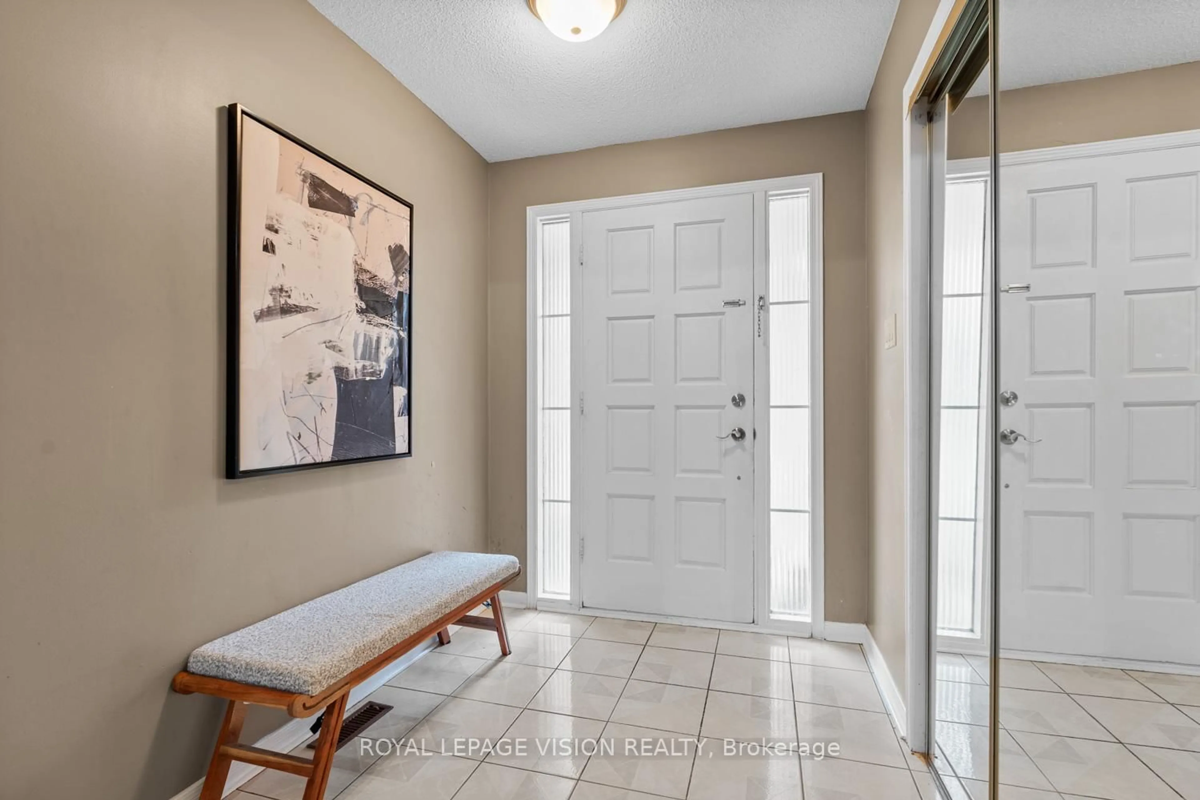 Indoor entryway for 83 Bergin Rd, Newmarket Ontario L3X 1S2