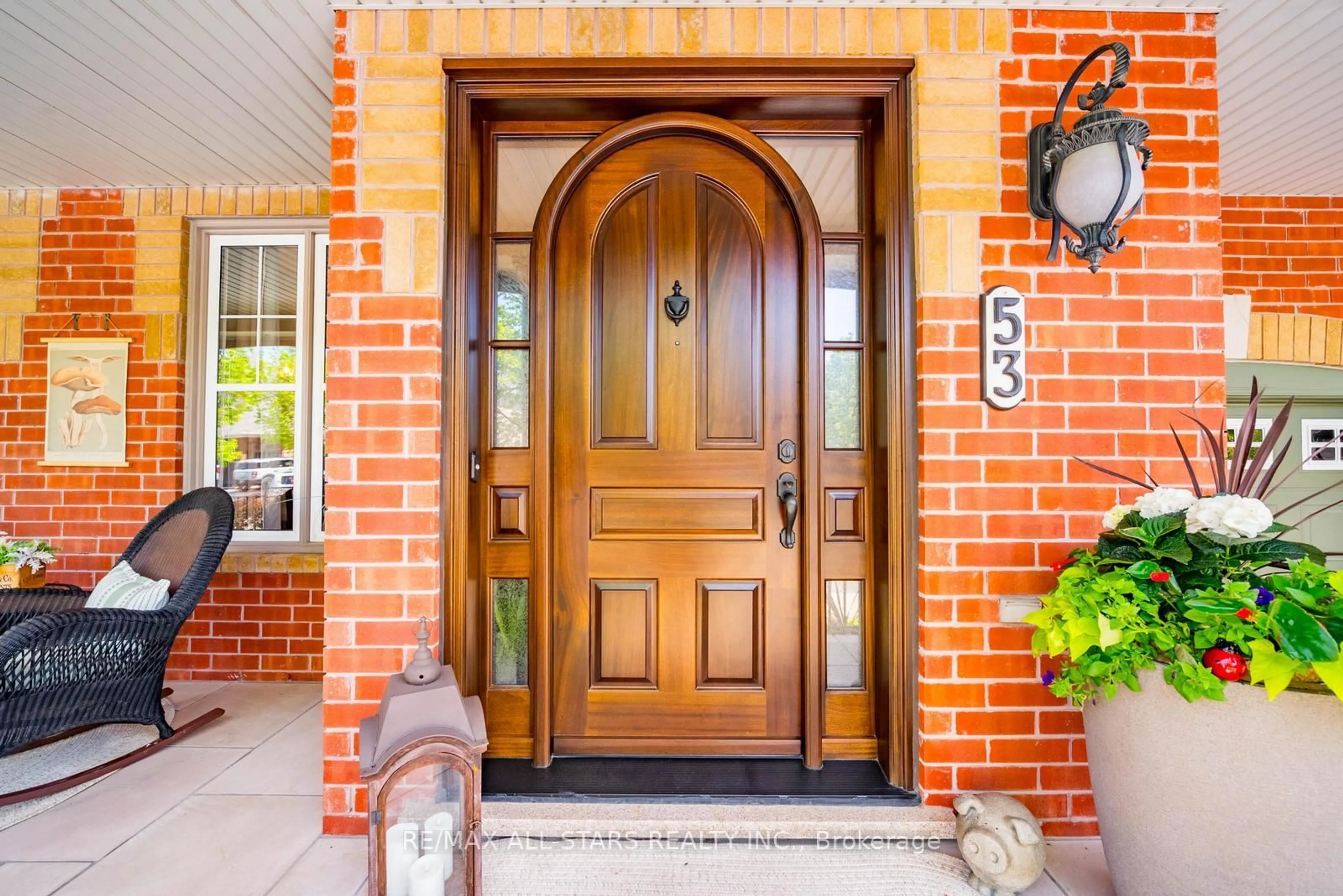 Indoor entryway for 53 Grice Circ, Whitchurch-Stouffville Ontario L4A 0V7