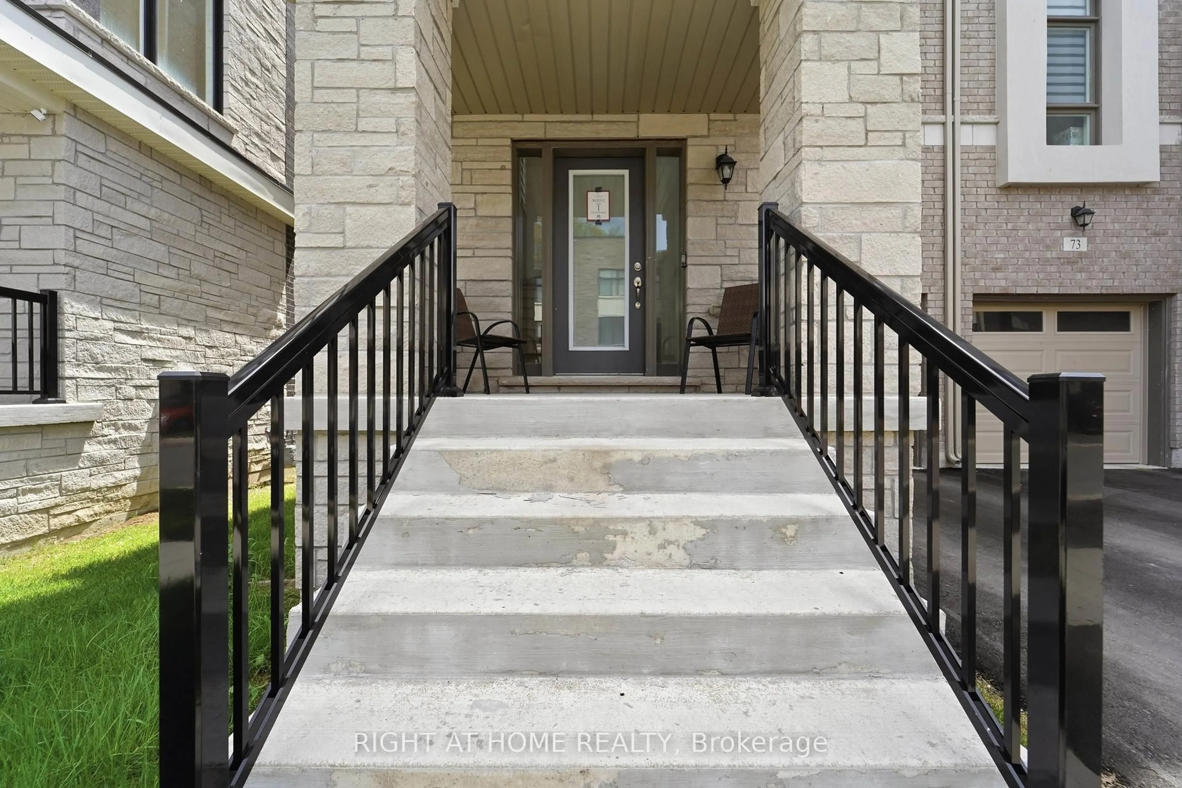 Unknown for 75 Puisaya Dr, Richmond Hill Ontario L4E 1L2