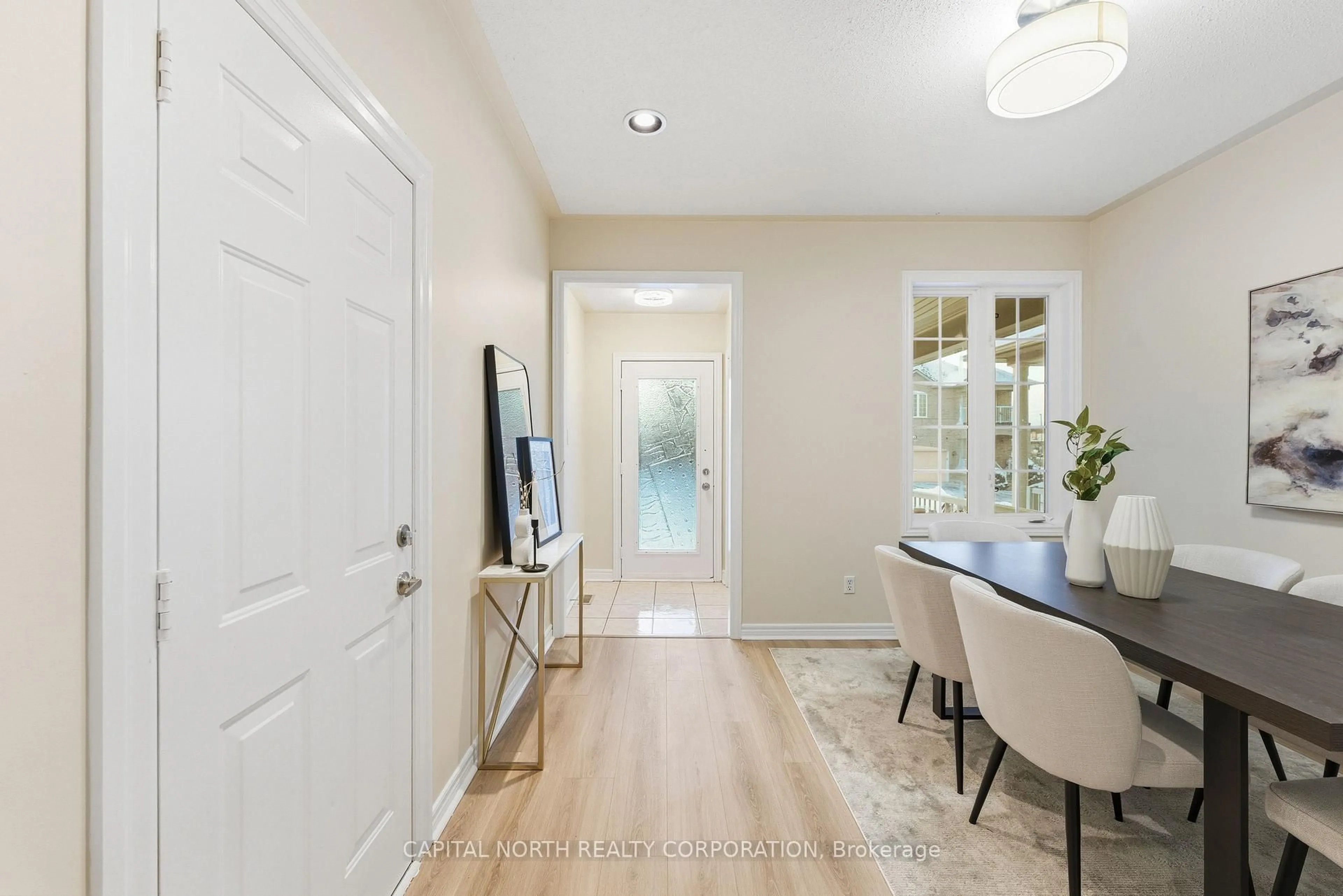 Indoor entryway for 74 Bullrush Dr, Vaughan Ontario L4H 2V8