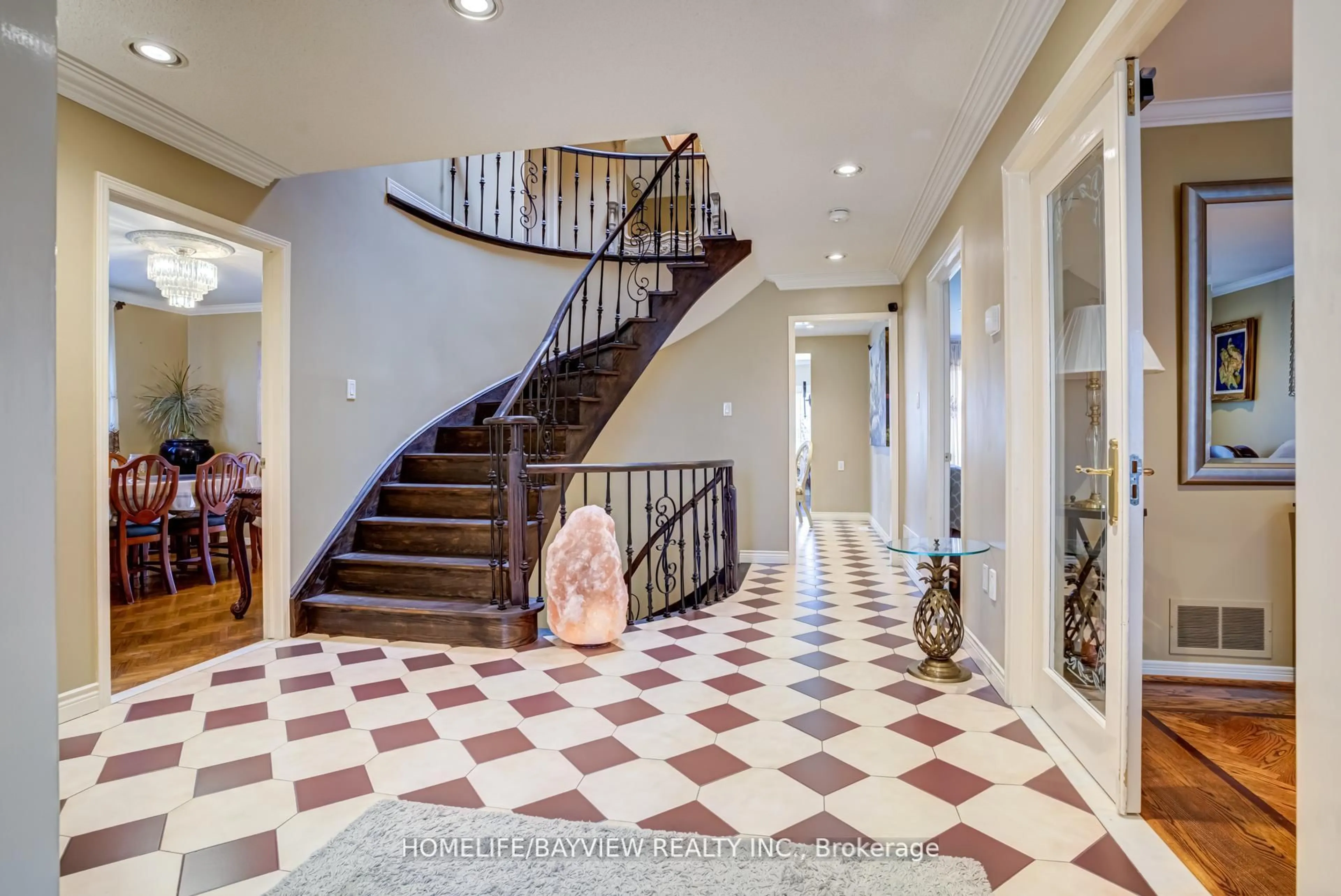 Indoor foyer for 54 Airdrie Dr, Vaughan Ontario L4L 1C6