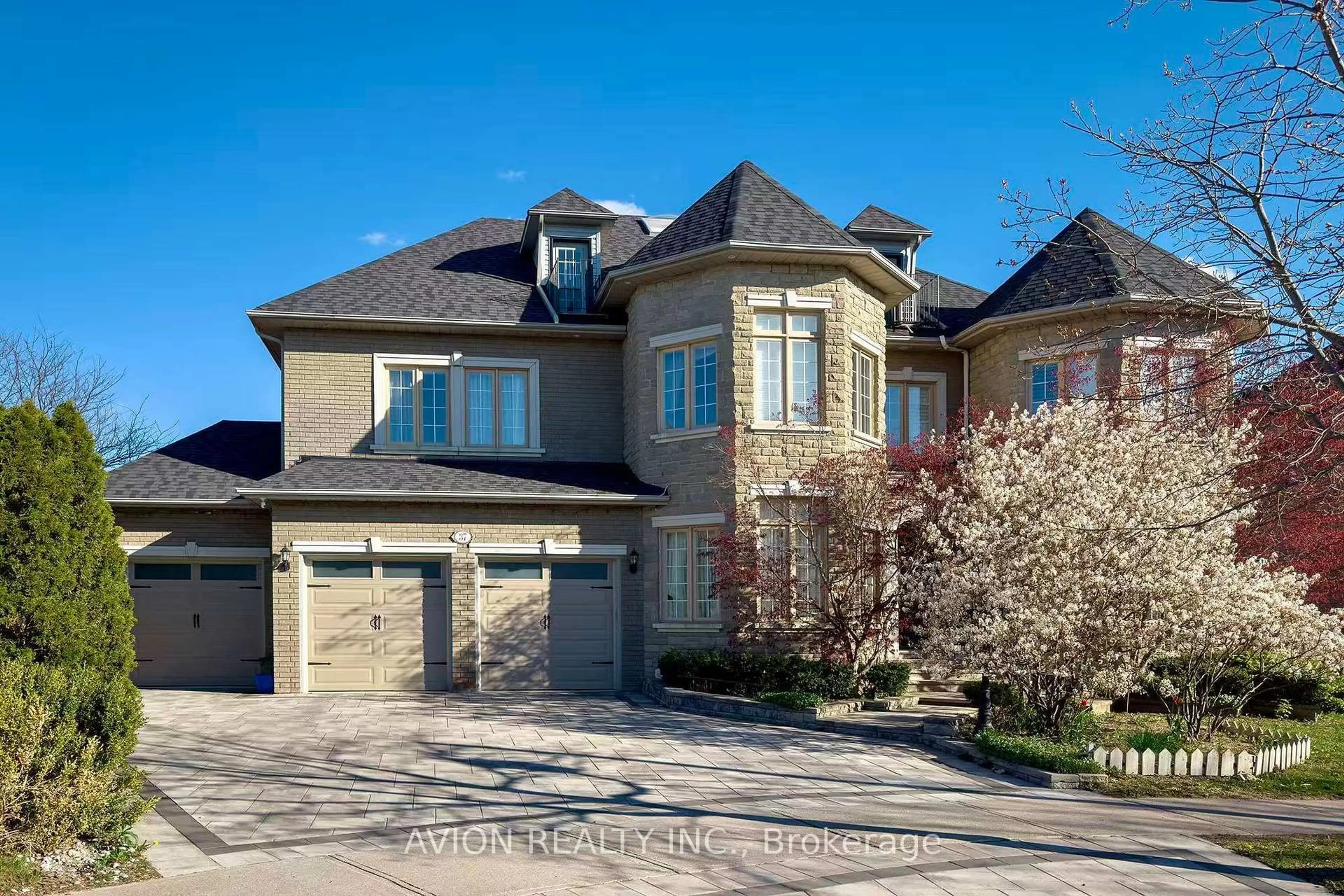 Home with brick exterior material, street for 37 Frybrook Cres, Richmond Hill Ontario L4B 4B9