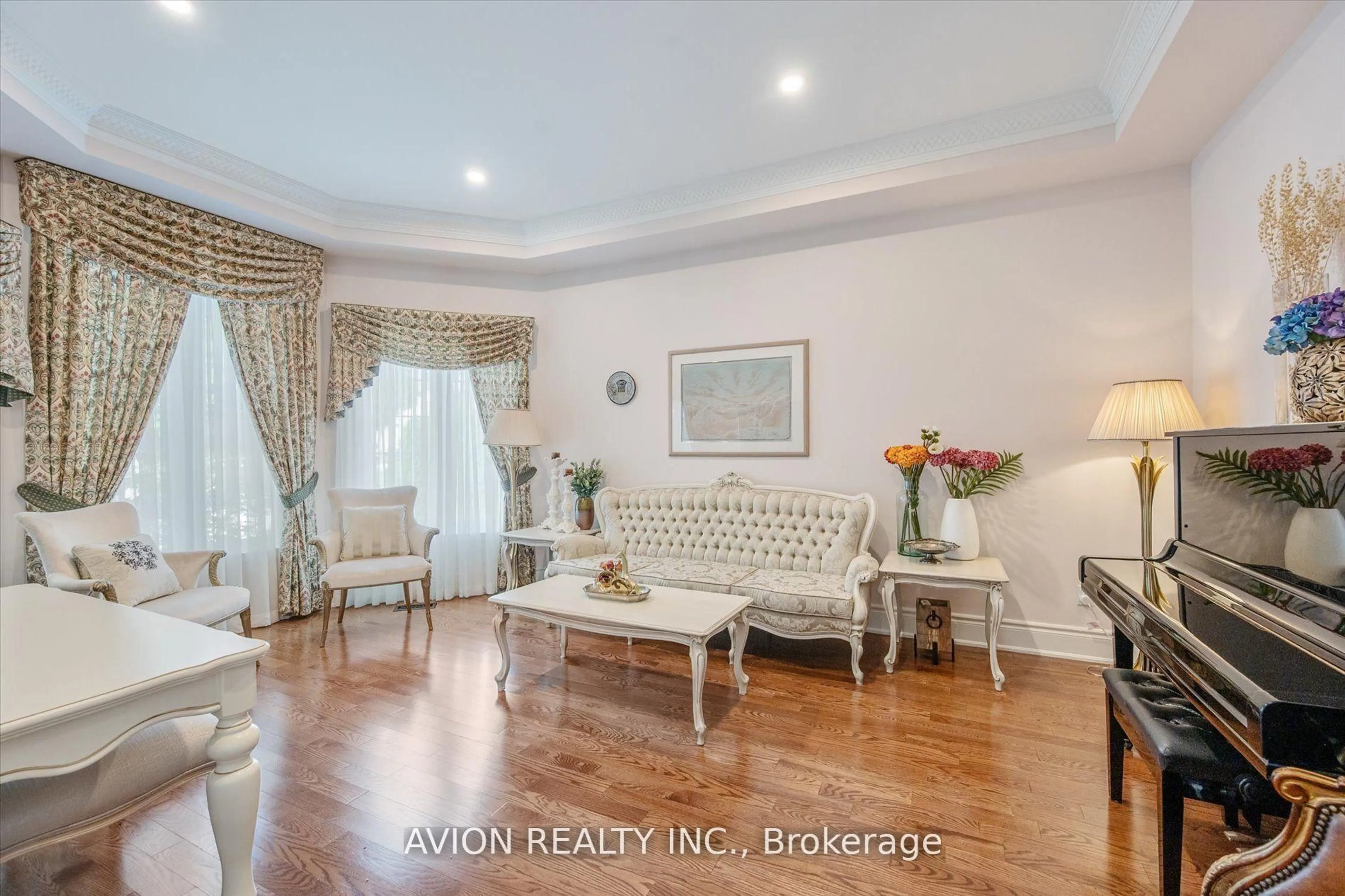 Unknown for 37 Frybrook Cres, Richmond Hill Ontario L4B 4B9