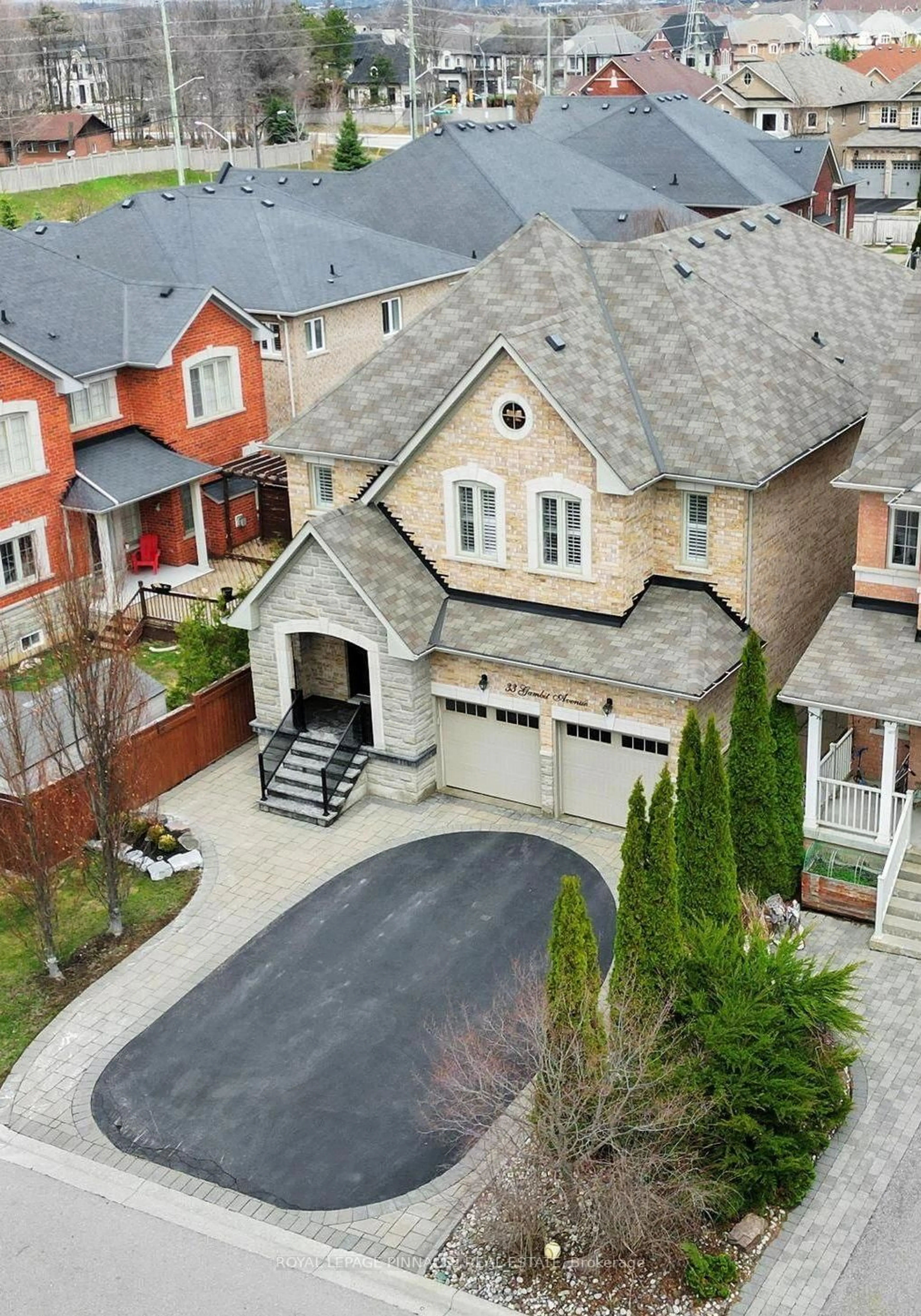 A pic from outside/outdoor area/front of a property/back of a property/a pic from drone, street for 33 Gambit Ave, Vaughan Ontario L4H 0Y7
