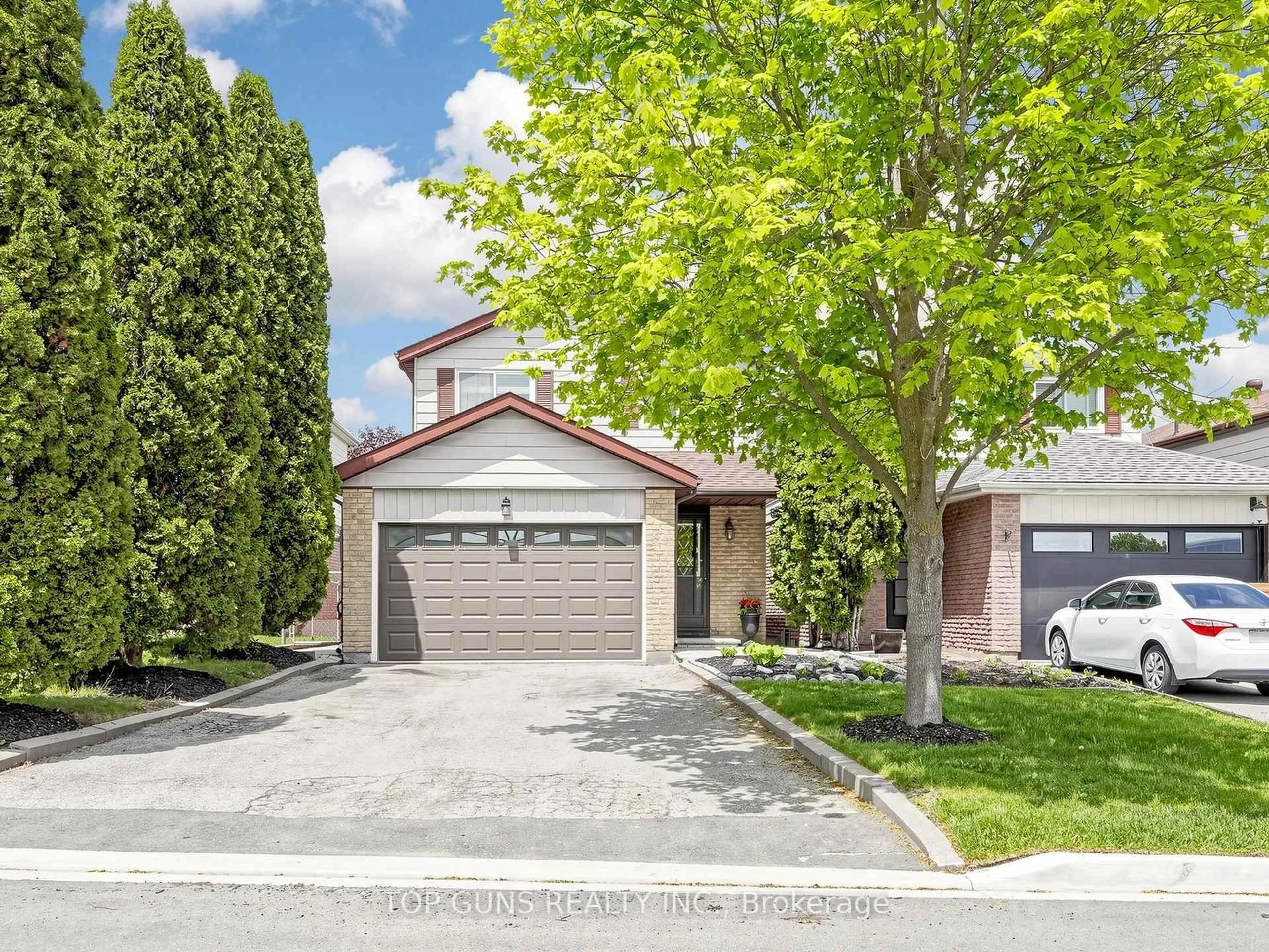 Home with brick exterior material, street for 482 Britannia Ave, Bradford West Gwillimbury Ontario L3Z 1A7
