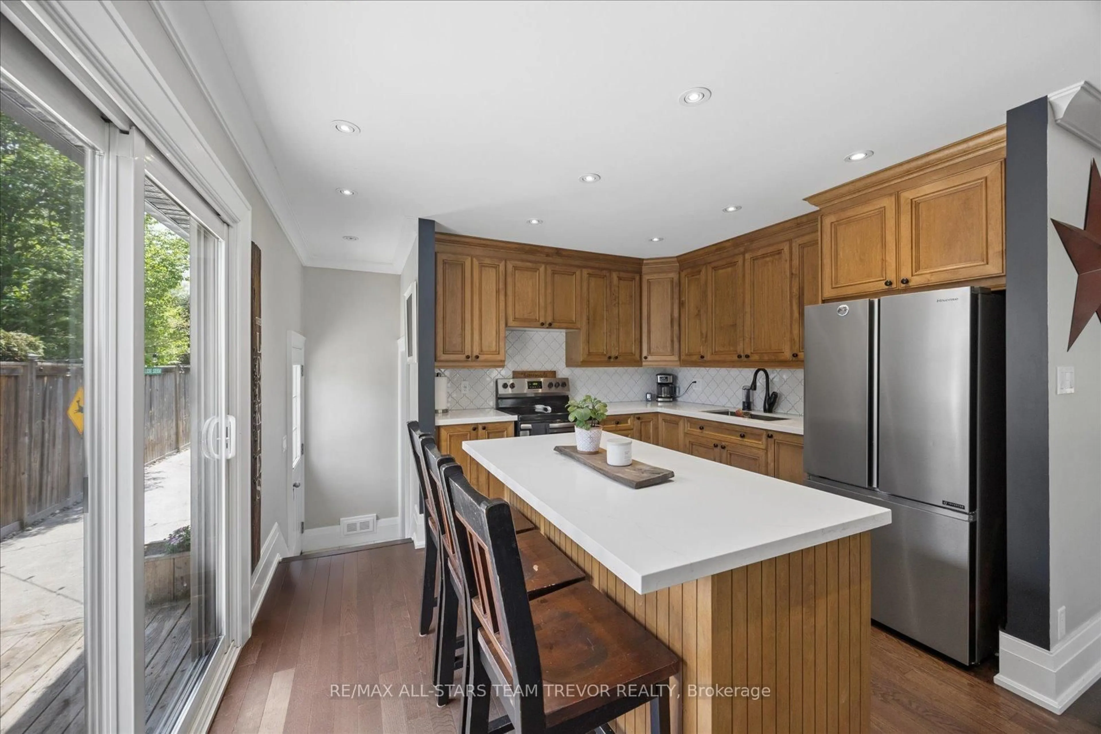 Open concept kitchen, unknown for 43 Main St, Georgina Ontario L0E 1N0