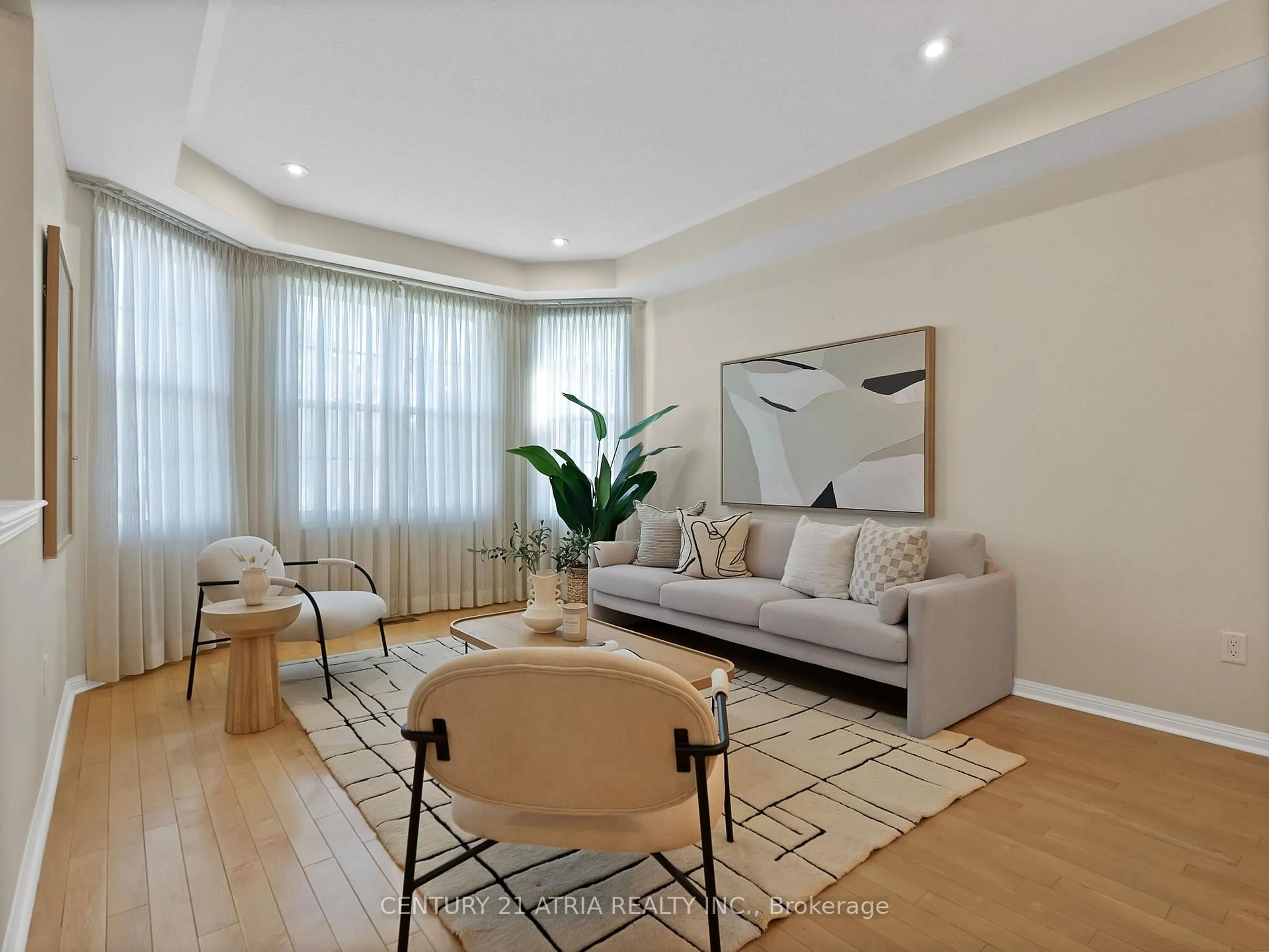 Living room with furniture, unknown for 39 Saxony Dr, Markham Ontario L6C 2G6