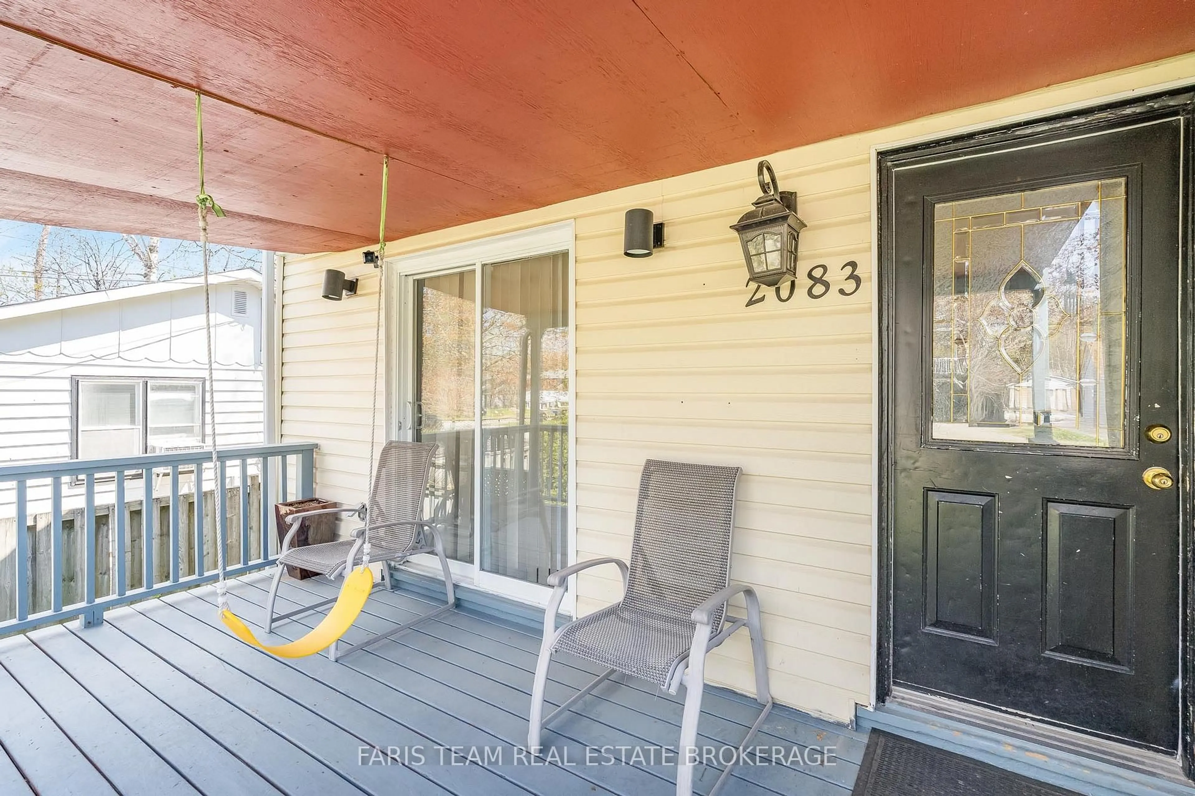 Unknown for 2083 Lilac Dr, Innisfil Ontario L9S 1Y9