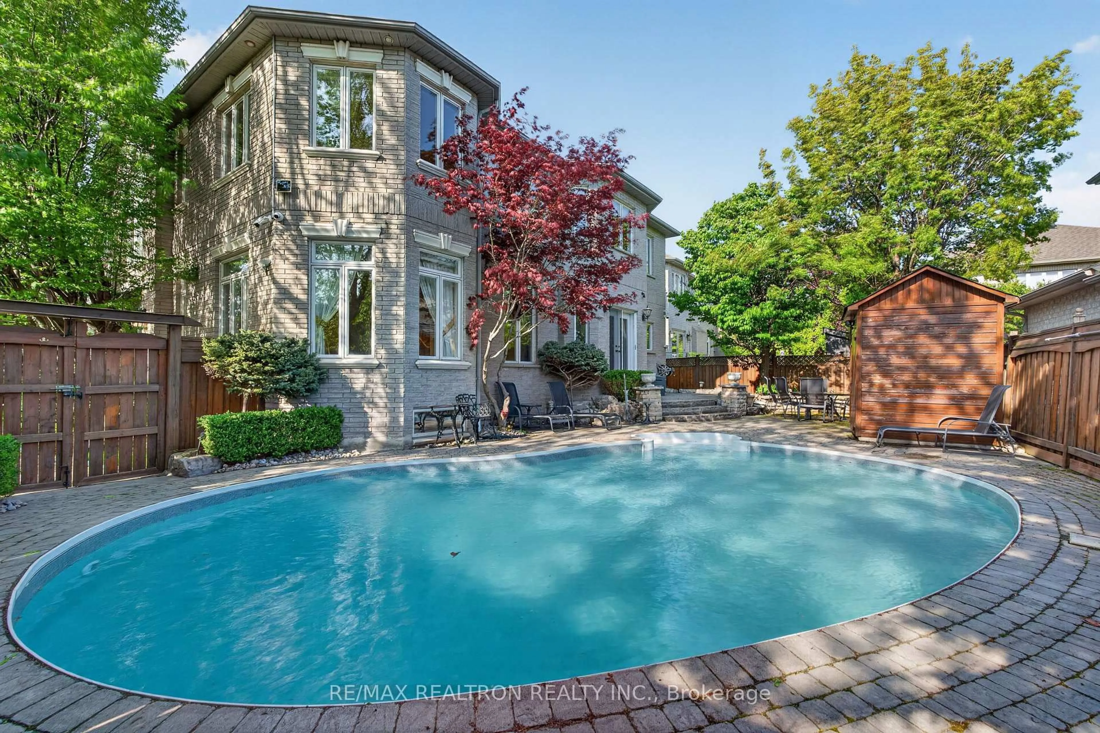 Pool for 171 Lawrie Rd, Vaughan Ontario L4J 8N6