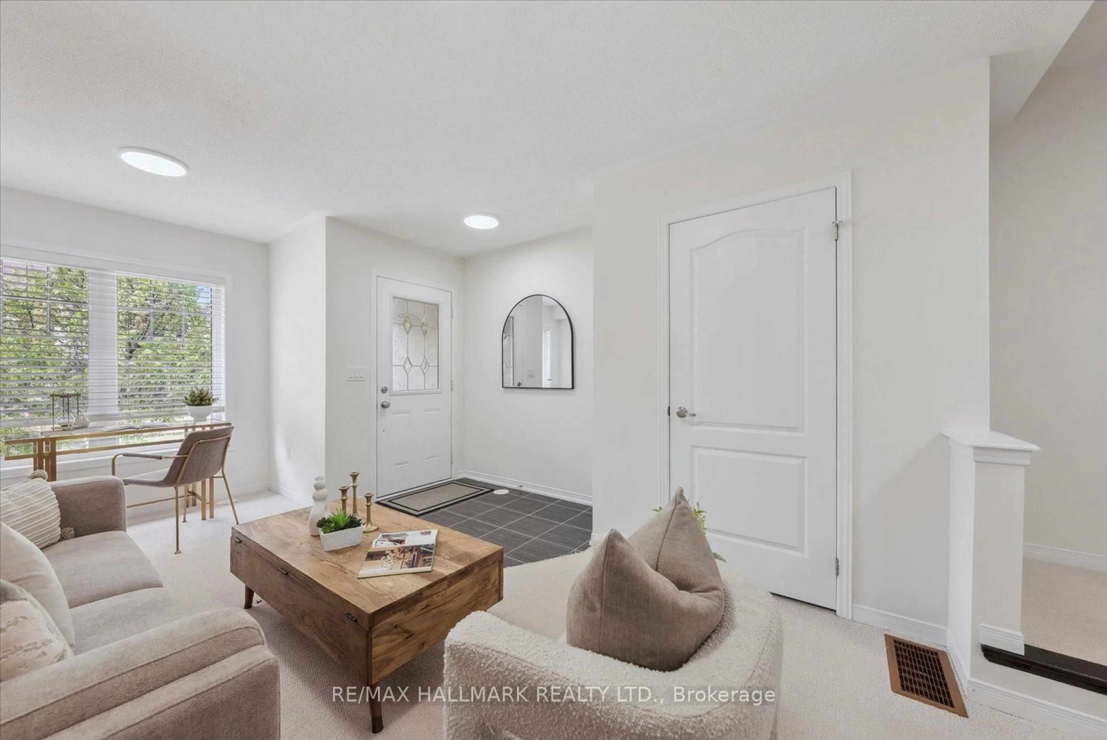 Living room with furniture, unknown for 17 Valliere Dr, Markham Ontario L6C 0M7