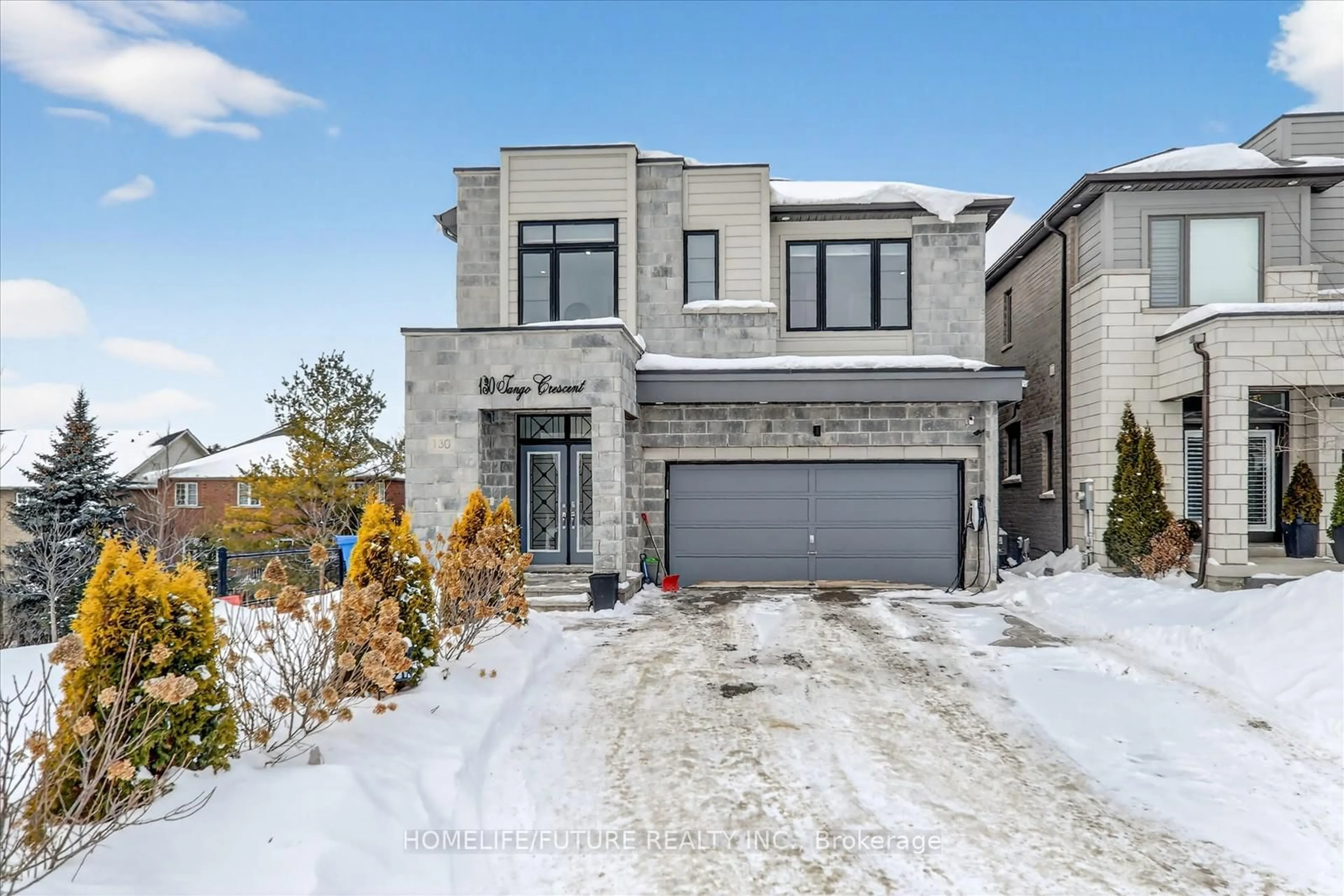 Home with brick exterior material, street for 130 Tango Cres, Newmarket Ontario L3X 0K4