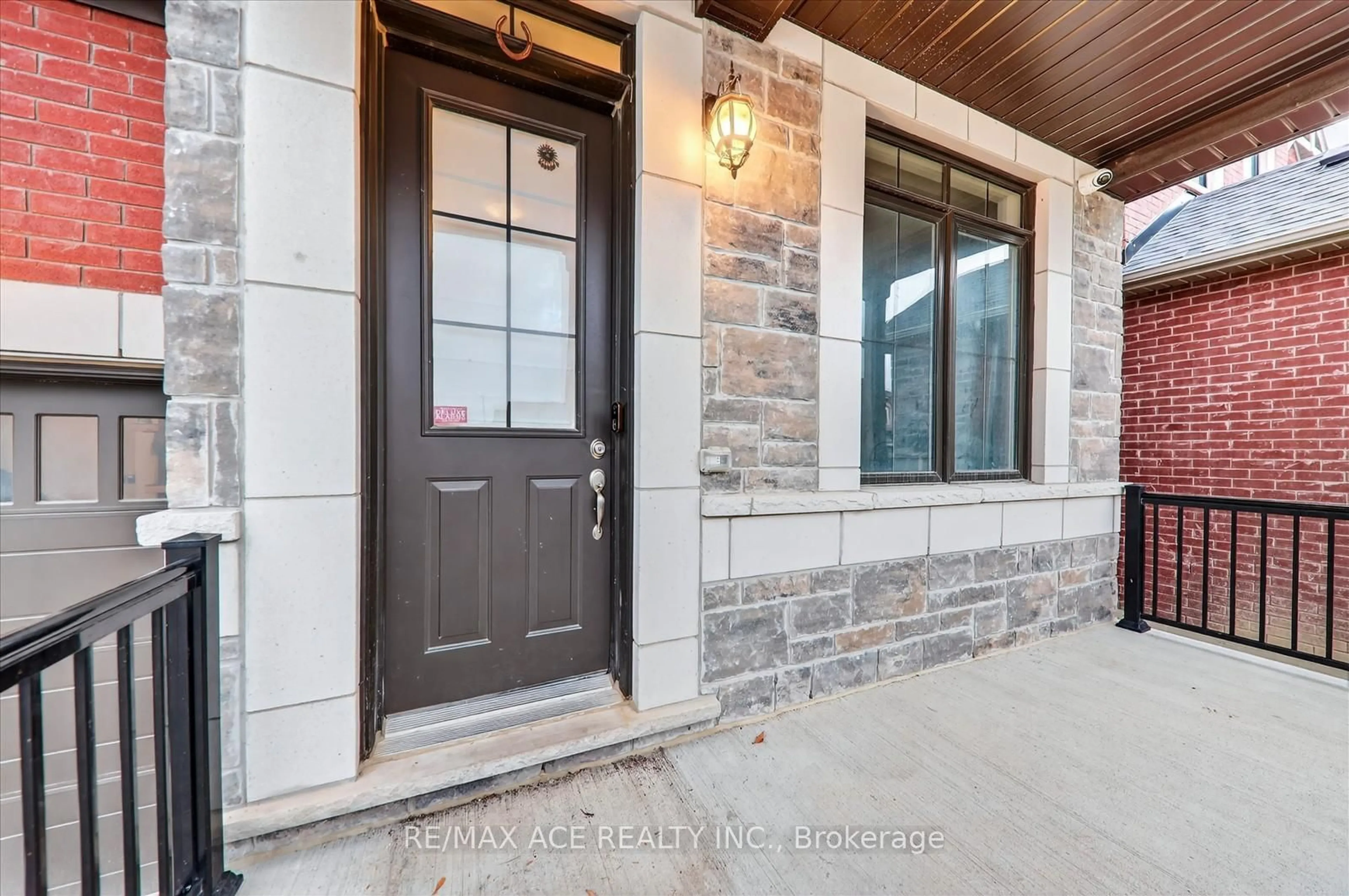 Indoor entryway for 113 Jinnah Ave, Markham Ontario L3S 0G4